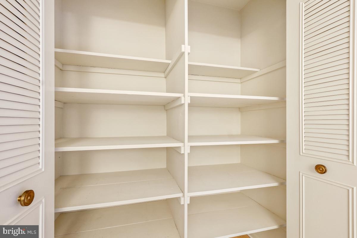 LEISURE WORLD - Residential