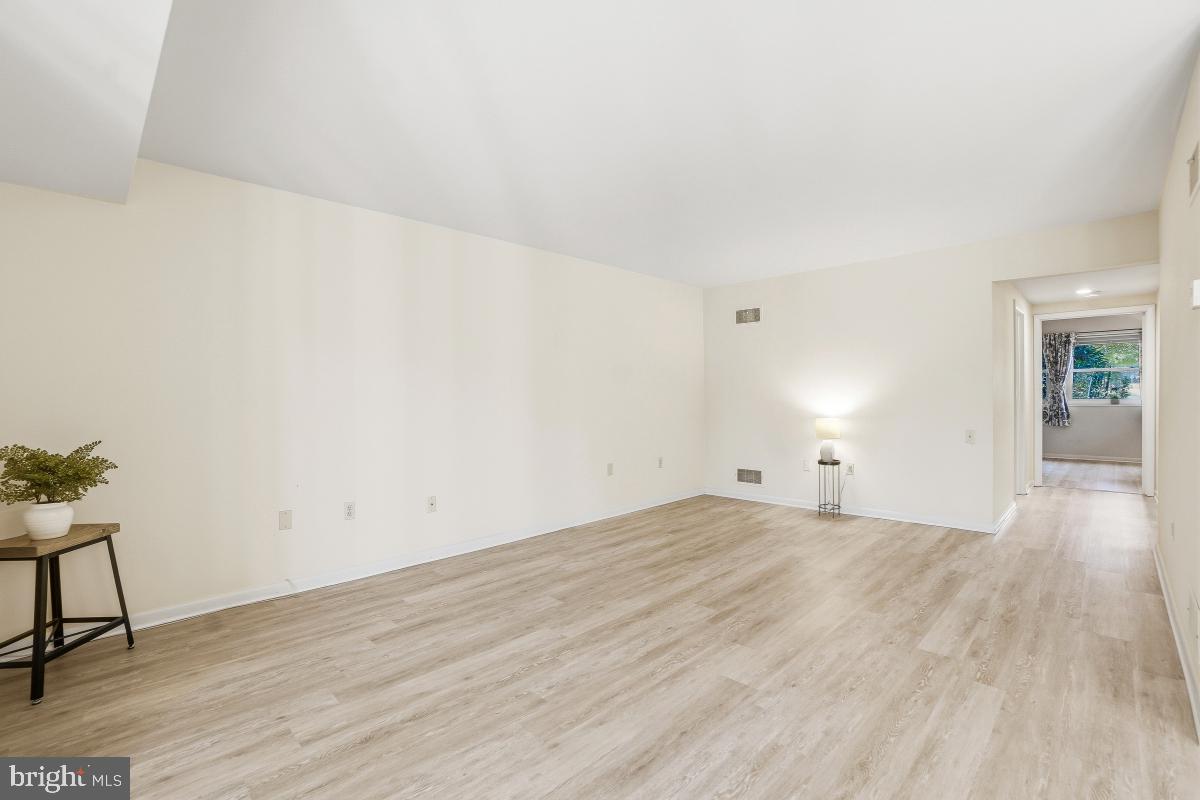 LEISURE WORLD - Residential