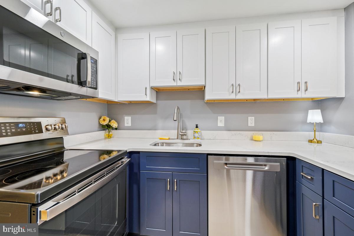 LEISURE WORLD - Residential