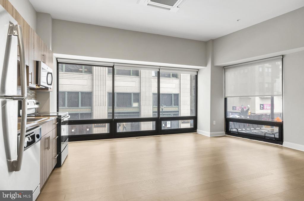 Welcome to 1300 Chestnut, a stunning 10-story high-rise perfectly SITUATED IN THE HEART OF CENTER CITY’S VIBRANT MIDTOWN NEIGHBORHOOD. This beautifully designed one-bedroom, one-bath apartment offers a spacious and OPEN-CONCEPT living and dining area, ideal for both relaxing and entertaining. The kitchen is thoughtfully laid out with ample cabinet and counter space, making meal prep a breeze. The bedroom is both spacious and serene, featuring generous closet space and easy access to a stylish, all-tile bathroom. This building features HARDWOOD FLOORS, 10-FOOT CEILINGS, and OVERSIZED CLOSETS.
Residents of 1300 Chestnut enjoy living in an ELEVATOR-equipped building with a DOORMAN available daily from 12 PM to 8 PM. A top-notch on-site FITNESS CENTER adds incredible value to your living experience, along with the convenience of ON-SITE LAUNDRY facilities and a PET-FRIENDLY environment. The building also offers a user-friendly online resident portal, streamlining rent payments and maintenance requests.
Located just minutes from Avenue of the Arts, Jefferson Hospital, and Reading Terminal Market, this apartment puts you at the epicenter of Philadelphia’s culture, cuisine, and convenience. With a perfect 100 Walk Score, you’re truly steps away from everything—award-winning restaurants like Double Knot, Morimoto, Giorgio on Pine, and Oyster House, as well as bustling nightlife and shopping along Walnut Street. You're also close to key institutions such as Drexel University, the University of Pennsylvania, and Thomas Jefferson University.
For those who commute or love to explore the city, transportation is a breeze with easy access to the Market East SEPTA station, major bus routes, and highways including I-95 and I-76. Whether you're drawn to the excitement of Center City or the comfort of a thoughtfully appointed apartment, 1300 Chestnut offers a unique blend of location, amenities, and value that’s hard to match. Please note: Photos shown are of a model unit. Actual finishes and layout may vary.