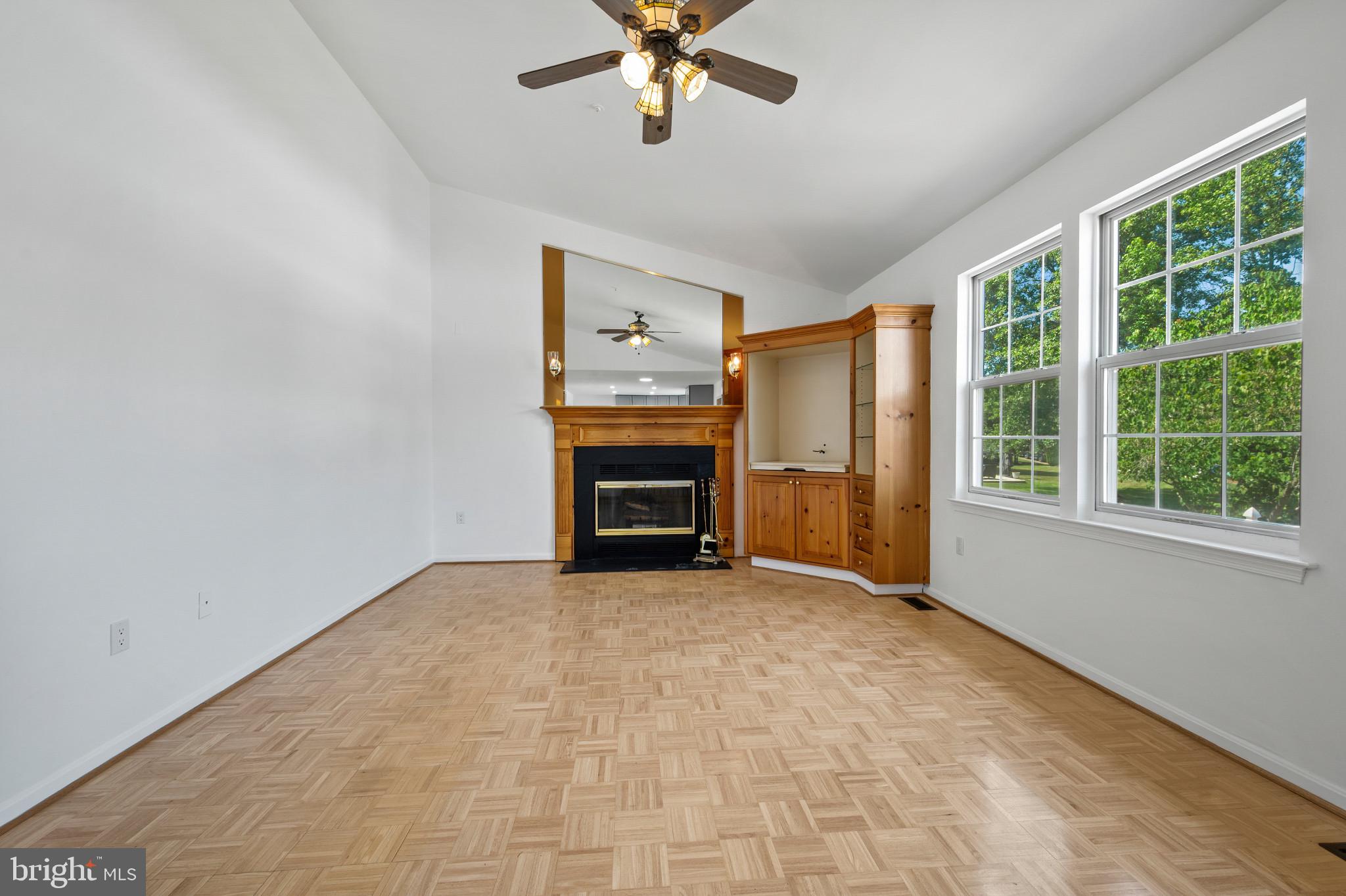 404 PRAIRIE COURT