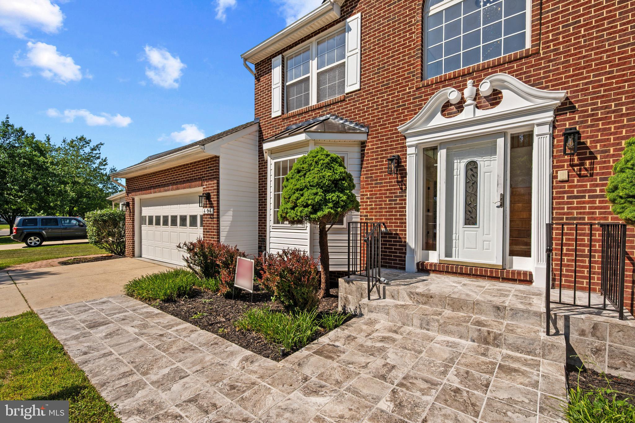 404 PRAIRIE COURT
