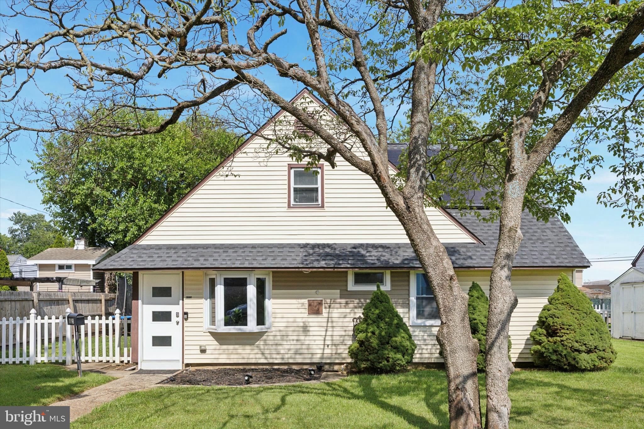 ACADEMY GARDENS - Residential