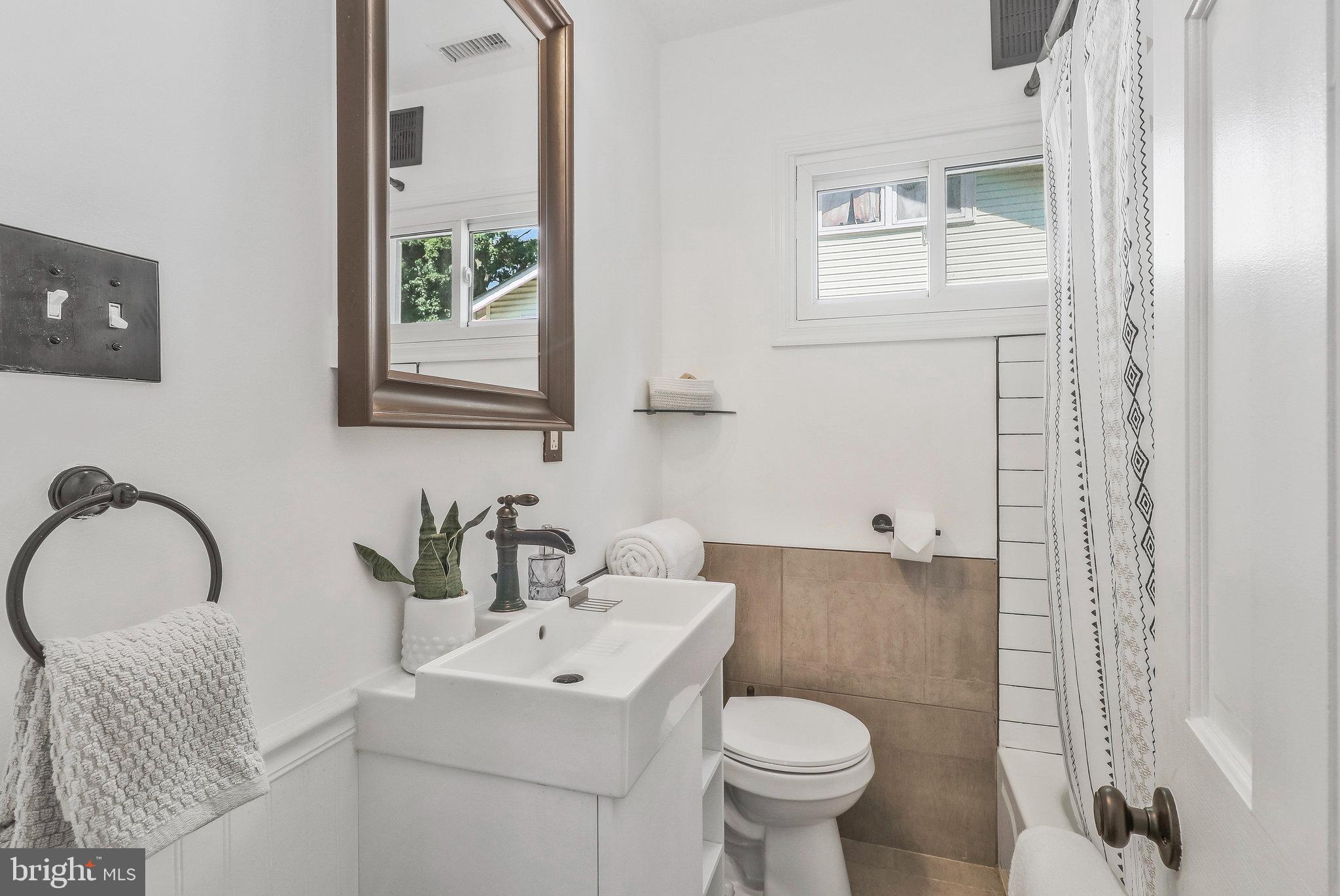 HYATTSVILLE - Residential