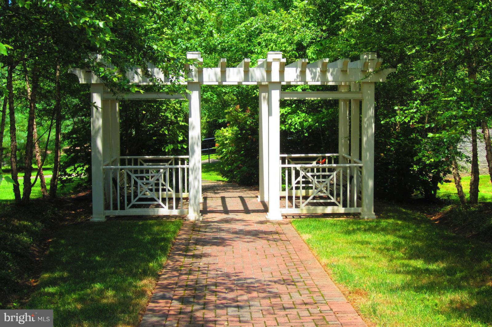 BRIARWOOD TRACE - Residential Lease