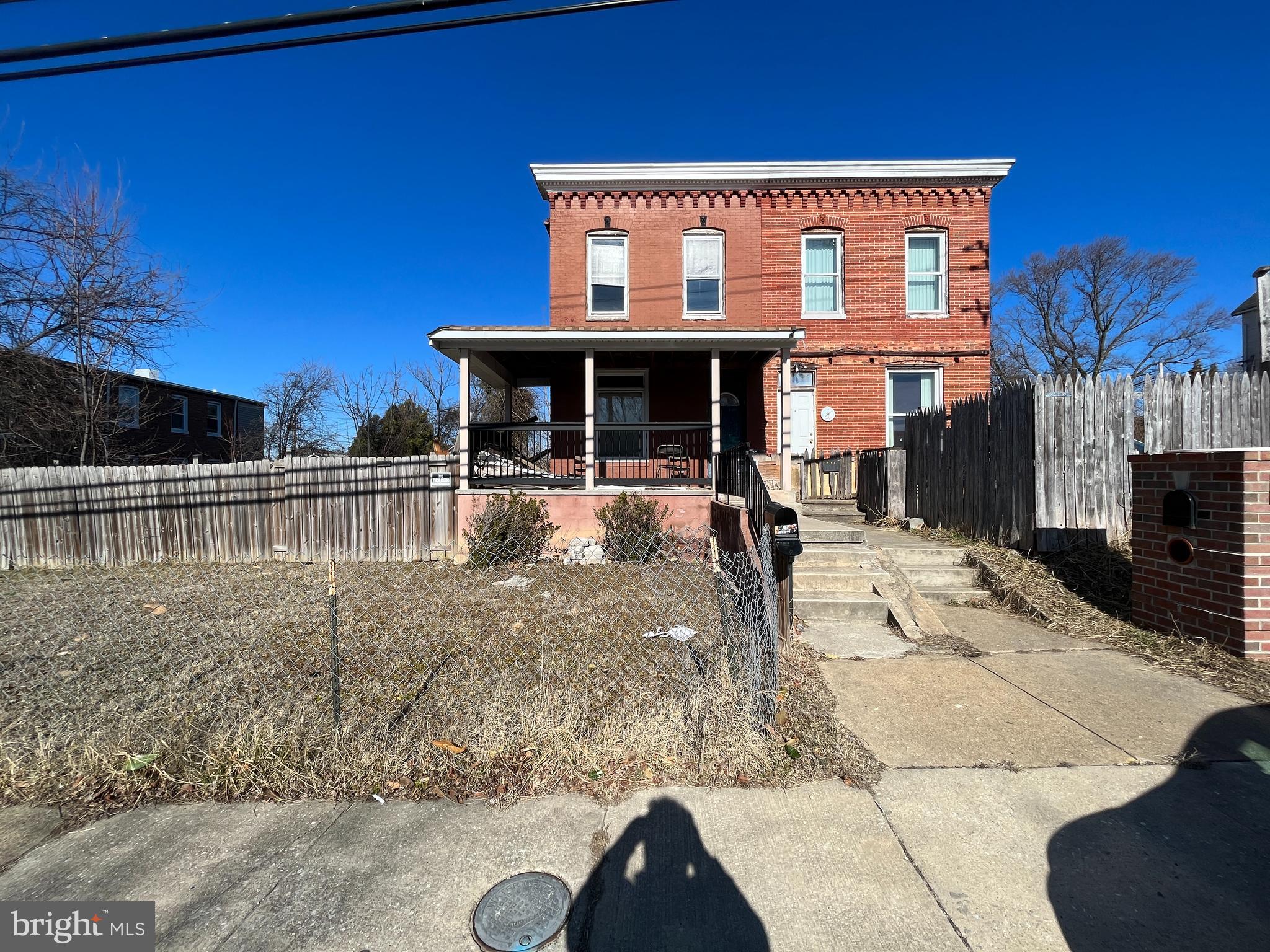 ONLINE AUCTION: Bidding begins 4/24/2025 @ 10:00 AM. Bidding ends 4/28/2025 @ 11:40 AM. List Price is Suggested Opening Bid. Winning Bidder Deposit: $10,000. 2 Story Townhouse located in the Wilhelm Park area. JUST MINUTES to Saint Agnes Hospital, Carroll Park & the Westside Shopping Center. Easy access to major traffic artery Wilkens Ave.