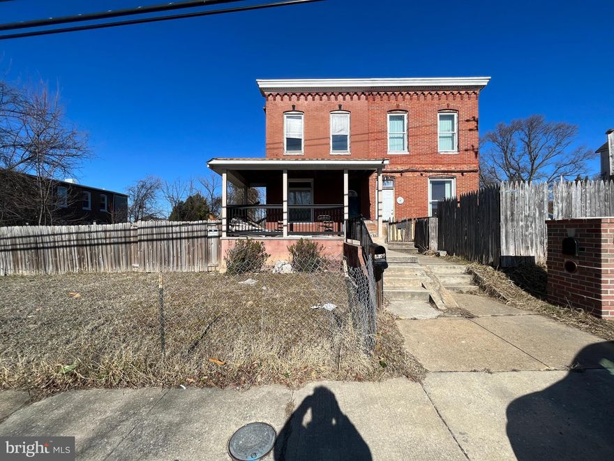 ONLINE AUCTION: Bidding begins 4/24/2025 @ 10:00 AM. Bidding ends 4/28/2025 @ 11:40 AM. List Price is Suggested Opening Bid. Winning Bidder Deposit: $10,000. 2 Story Townhouse located in the Wilhelm Park area. JUST MINUTES to Saint Agnes Hospital, Carroll Park & the Westside Shopping Center. Easy access to major traffic artery Wilkens Ave.