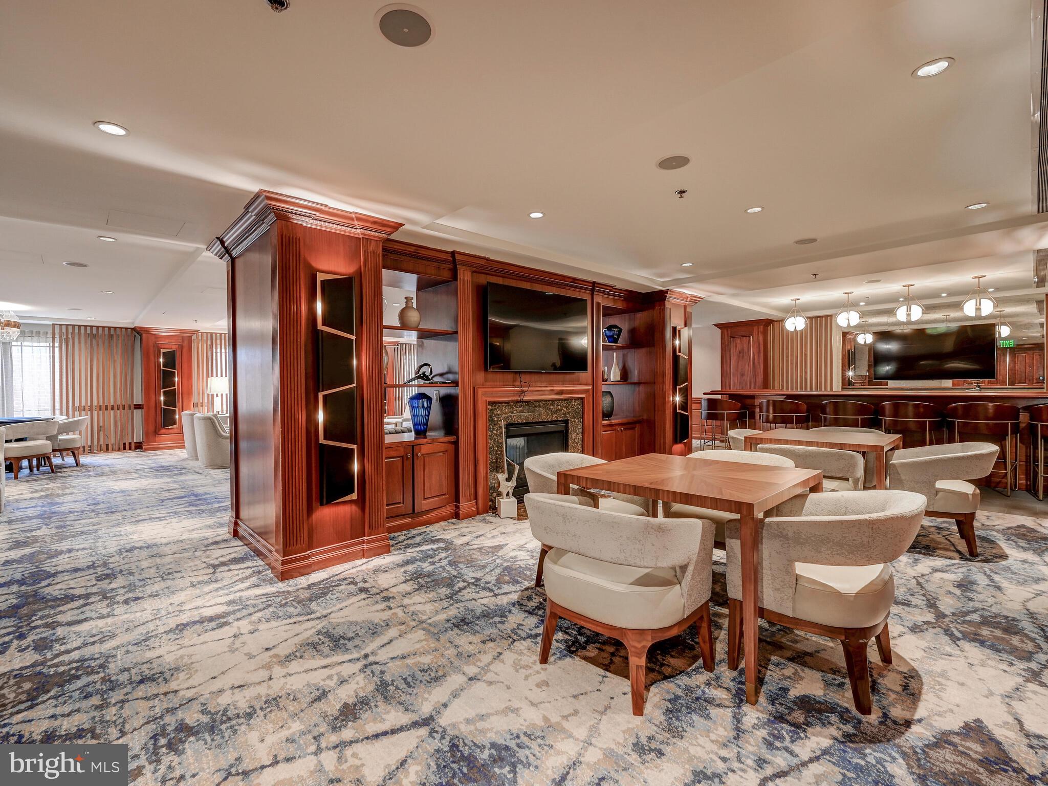 THE RITZ-CARLTON RESIDENCES - Residential