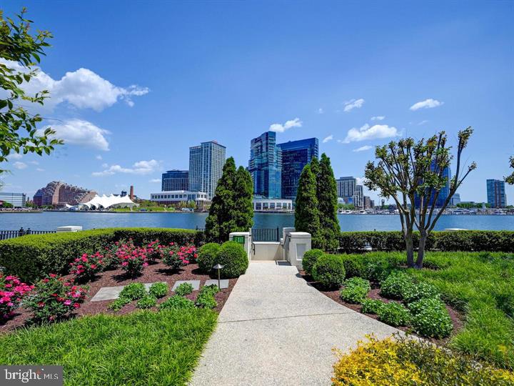 THE RITZ-CARLTON RESIDENCES - Residential