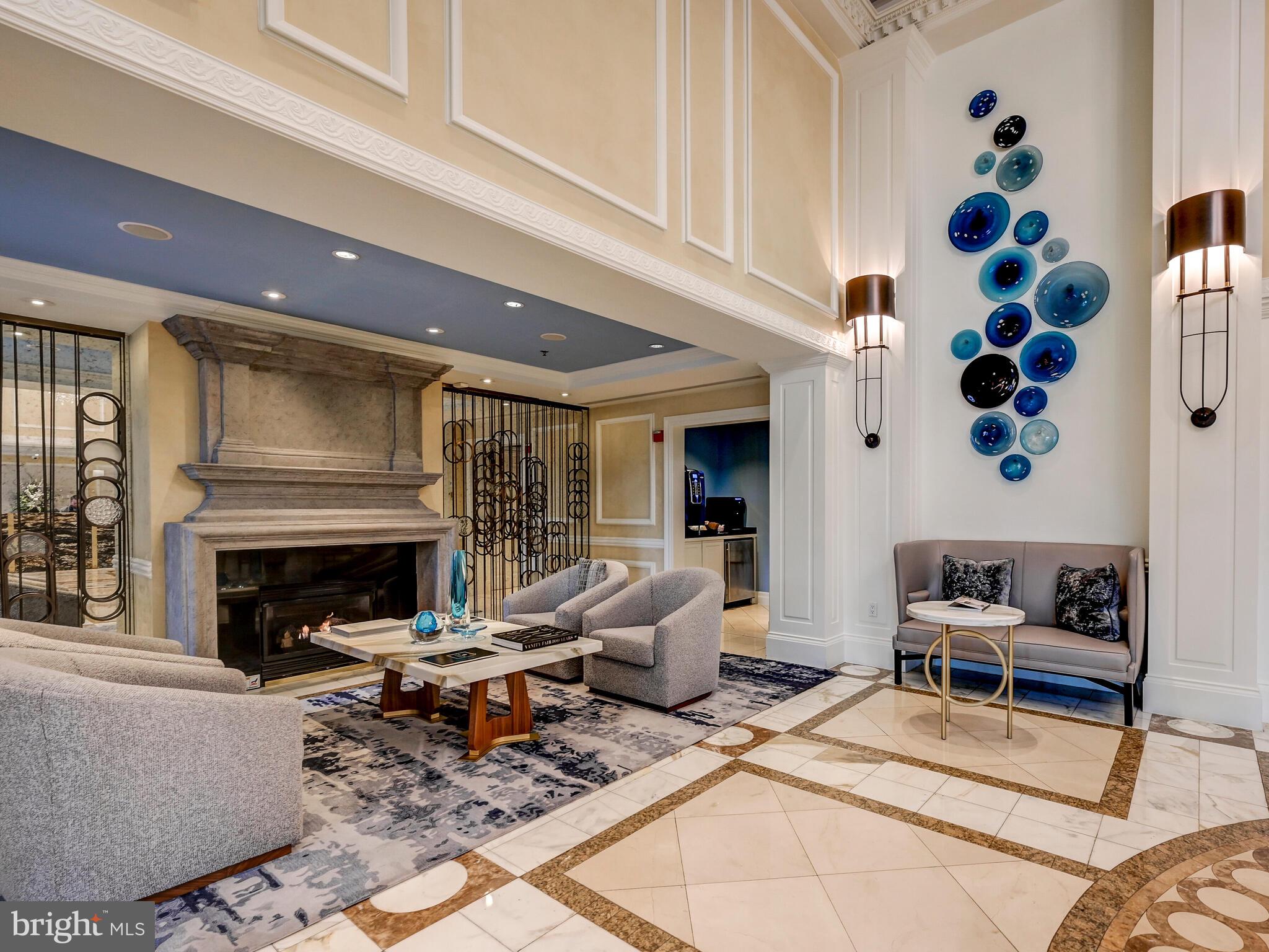 THE RITZ-CARLTON RESIDENCES - Residential