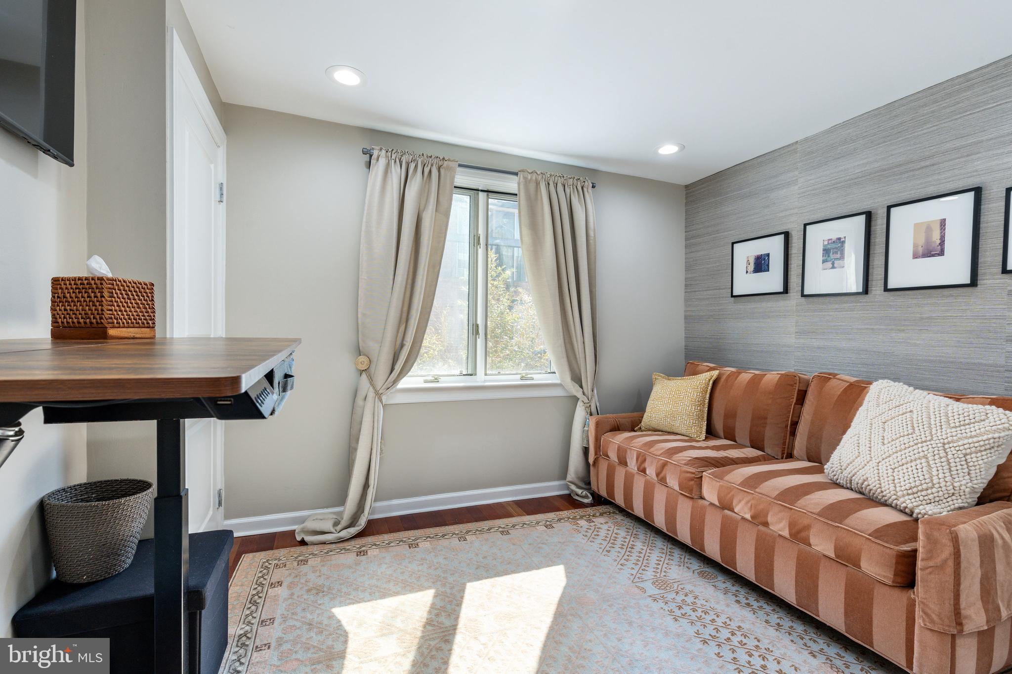 WASHINGTON SQ WEST - Residential