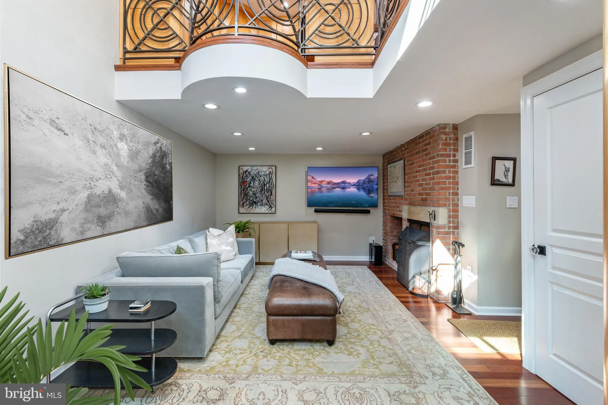 Philadelphia, Pennsylvania 19107, United States, 3 Bedrooms Bedrooms, ,3 BathroomsBathrooms,Residential,Active,88616