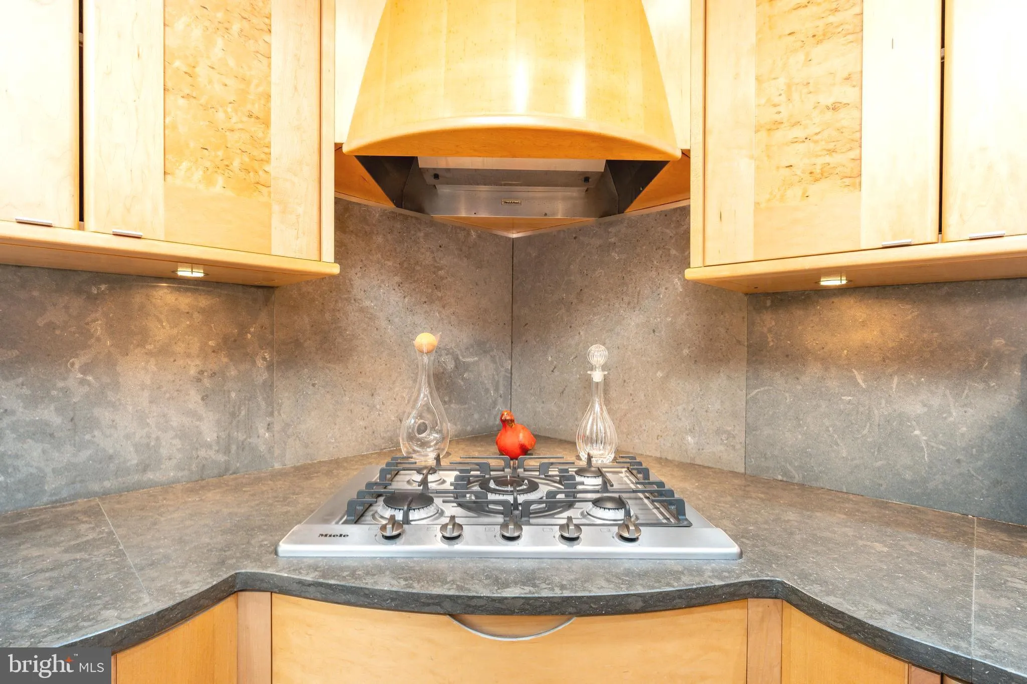 Philadelphia, Pennsylvania 19107, United States, 3 Bedrooms Bedrooms, ,3 BathroomsBathrooms,Residential,Active,88616