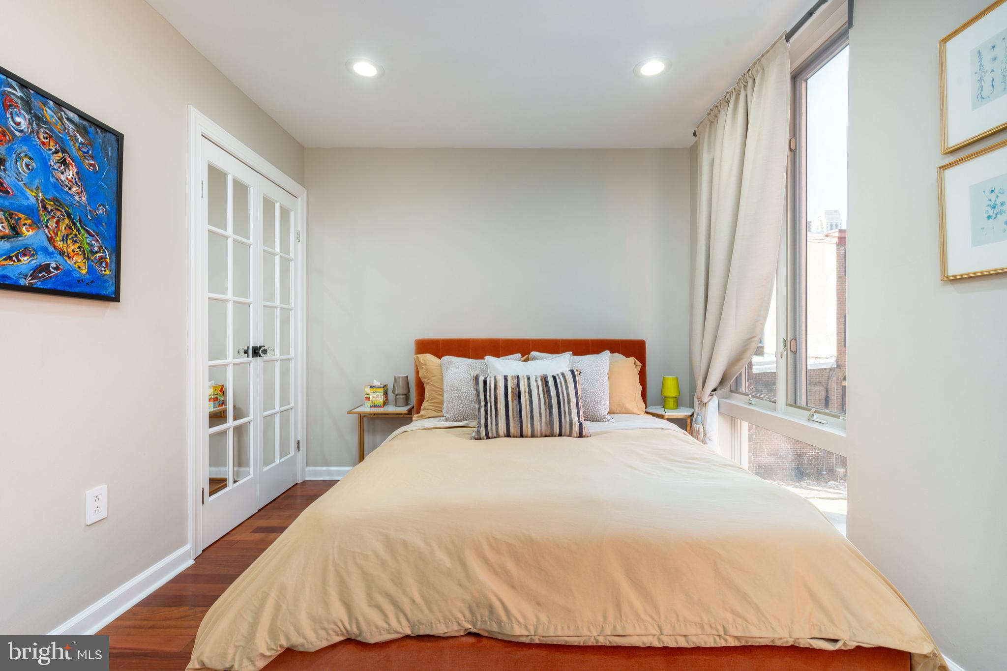 WASHINGTON SQ WEST - Residential