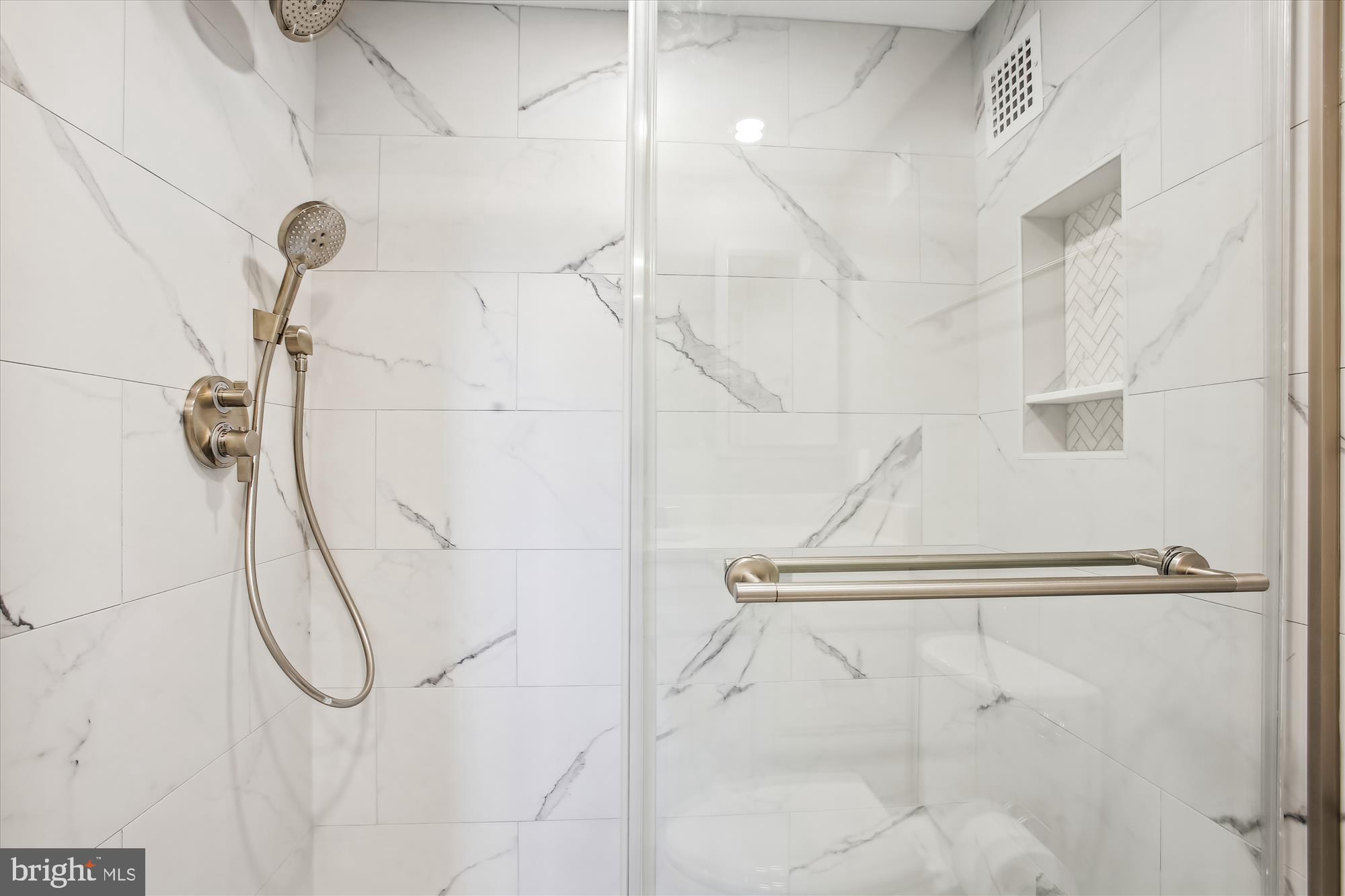 PARC EAST - Residential Lease