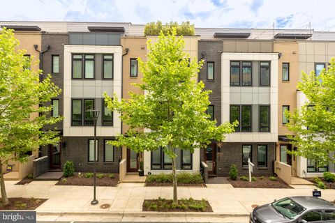 Photo of 2820 Telek Place, ALEXANDRIA, VA 22314 (MLS # VAAX2059982)