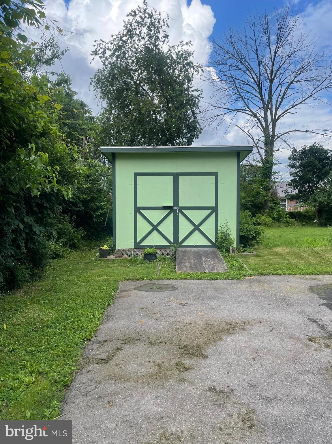 52 WEMPE DRIVE