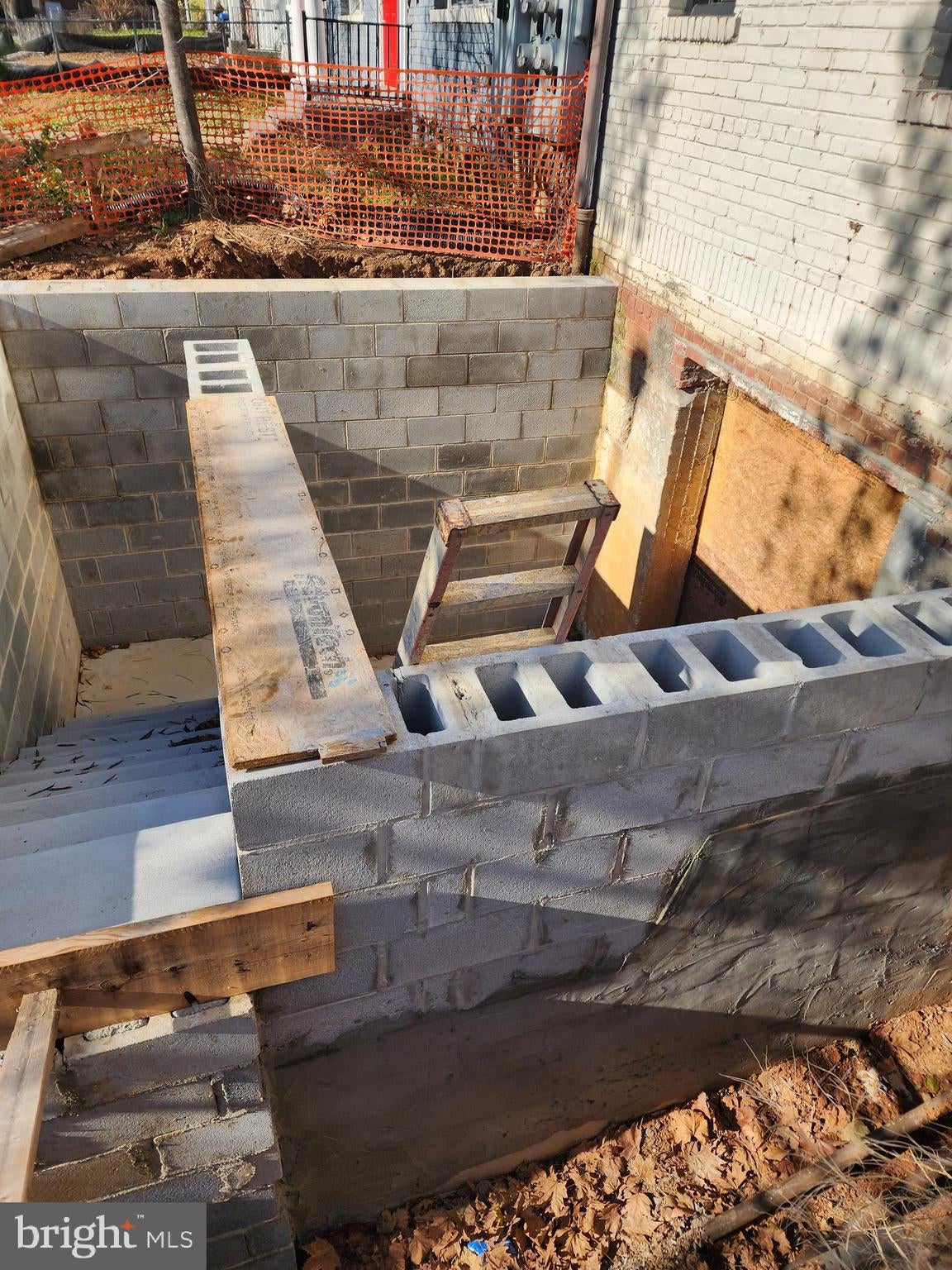1616 E STREET NE