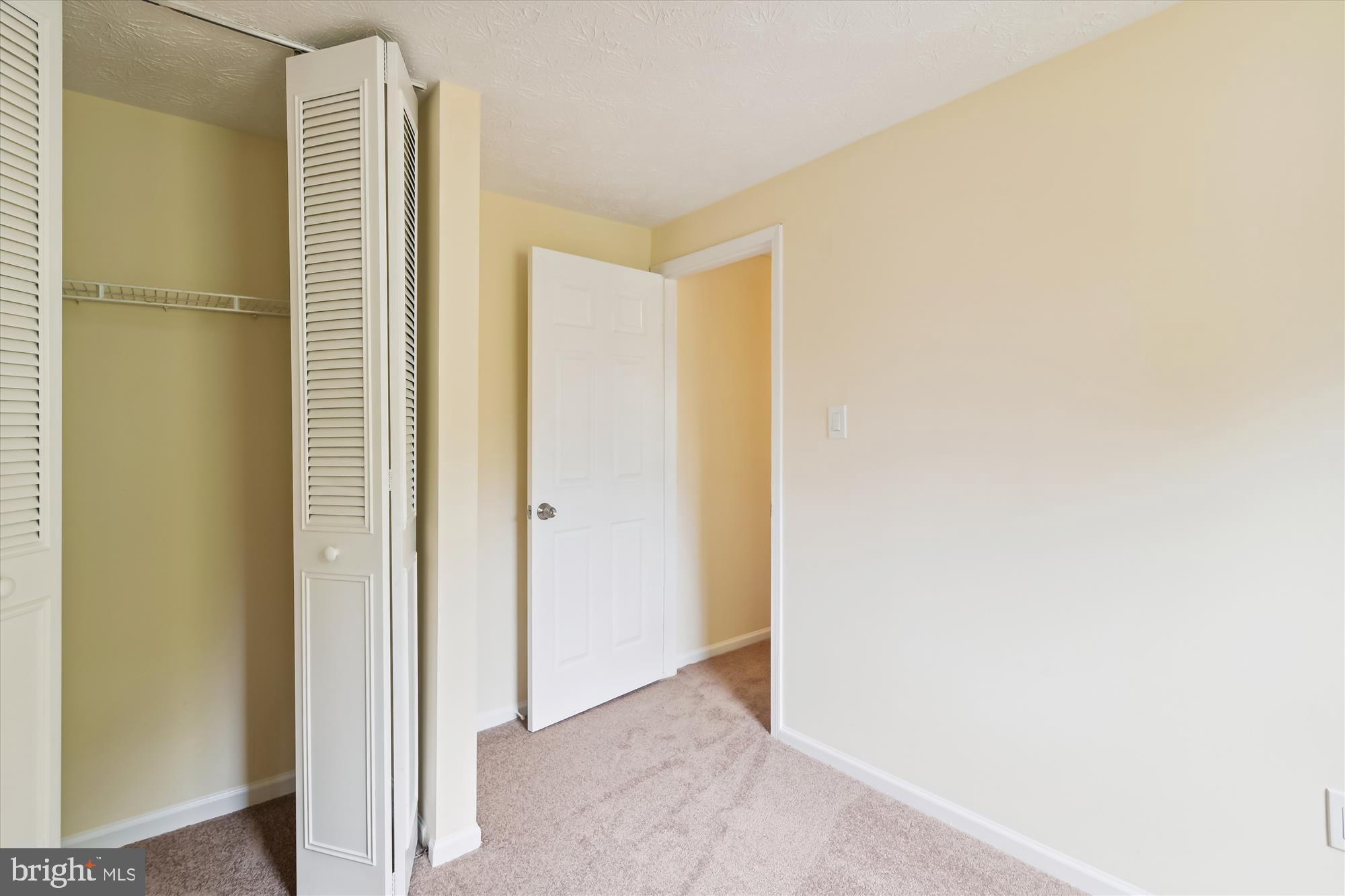 CALVERTON TOWNES - Residential Lease