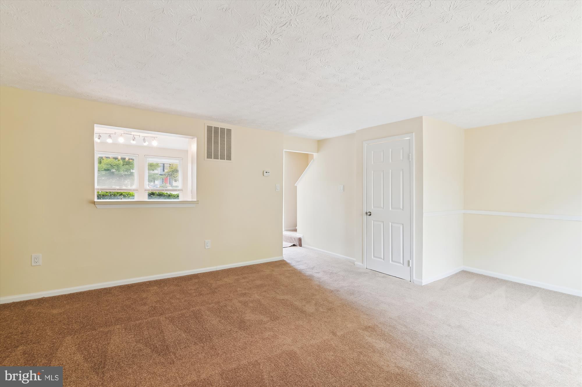 CALVERTON TOWNES - Residential Lease