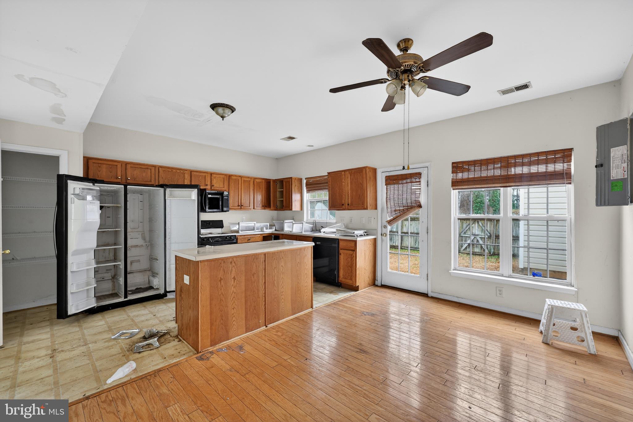 HOLLYBROOK TOWNHOUSES - Residential