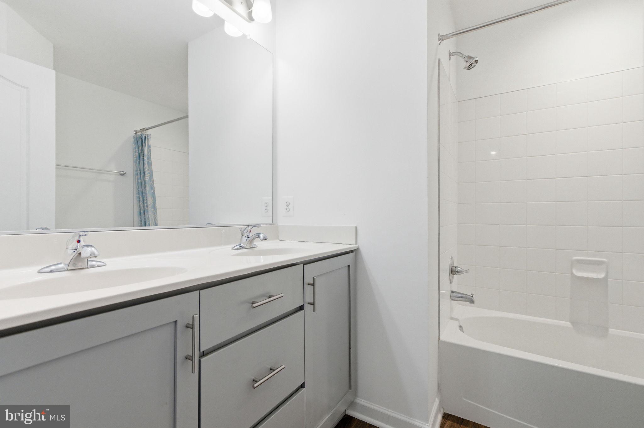 MCCAULEY CROSSING - Residential