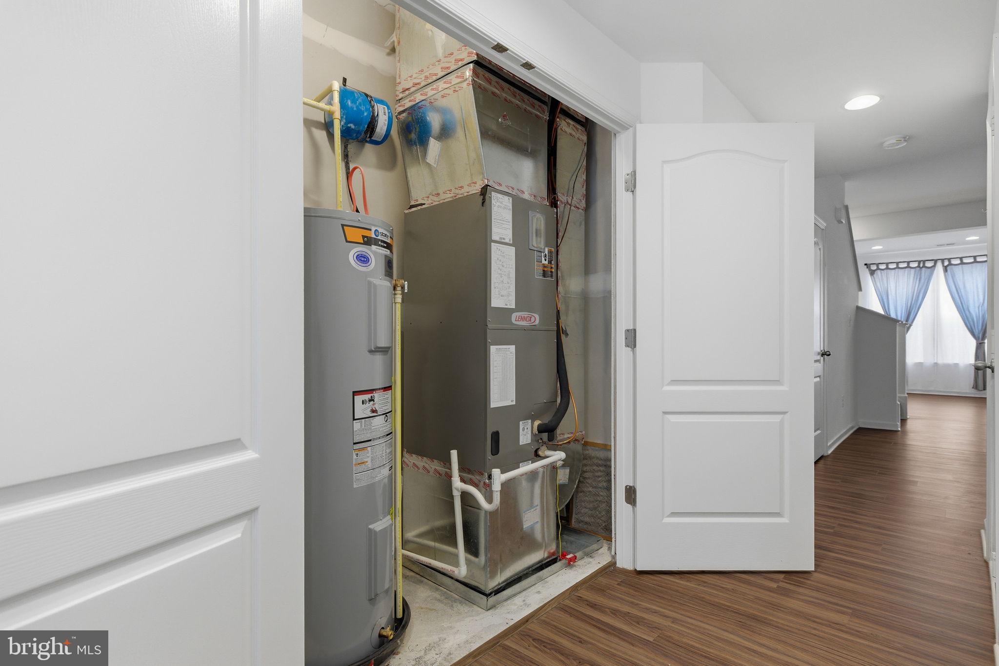 MCCAULEY CROSSING - Residential