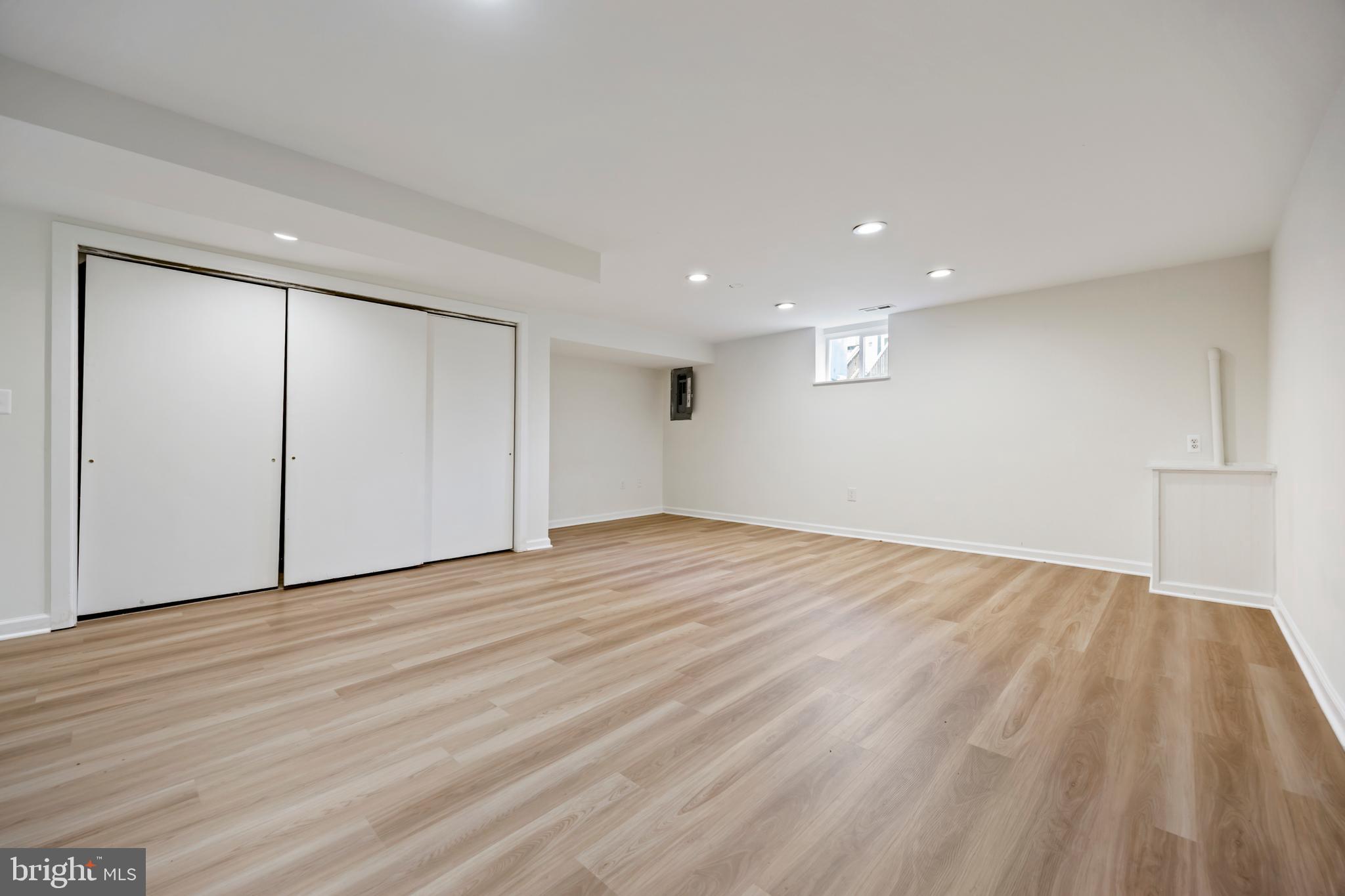 OAKWOOD VILLAGE CONDO - Residential Lease