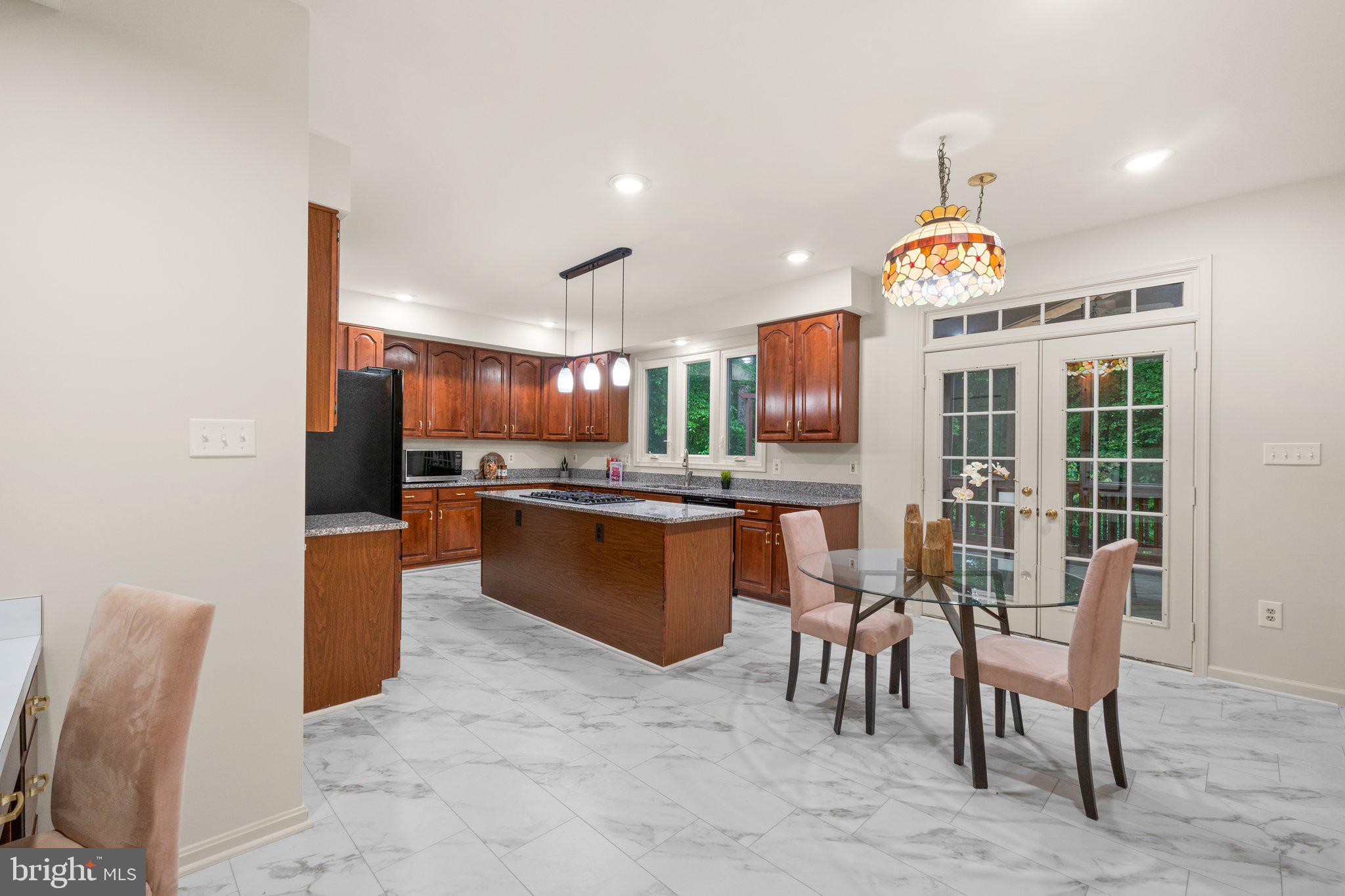 CROSSPOINTE - Residential