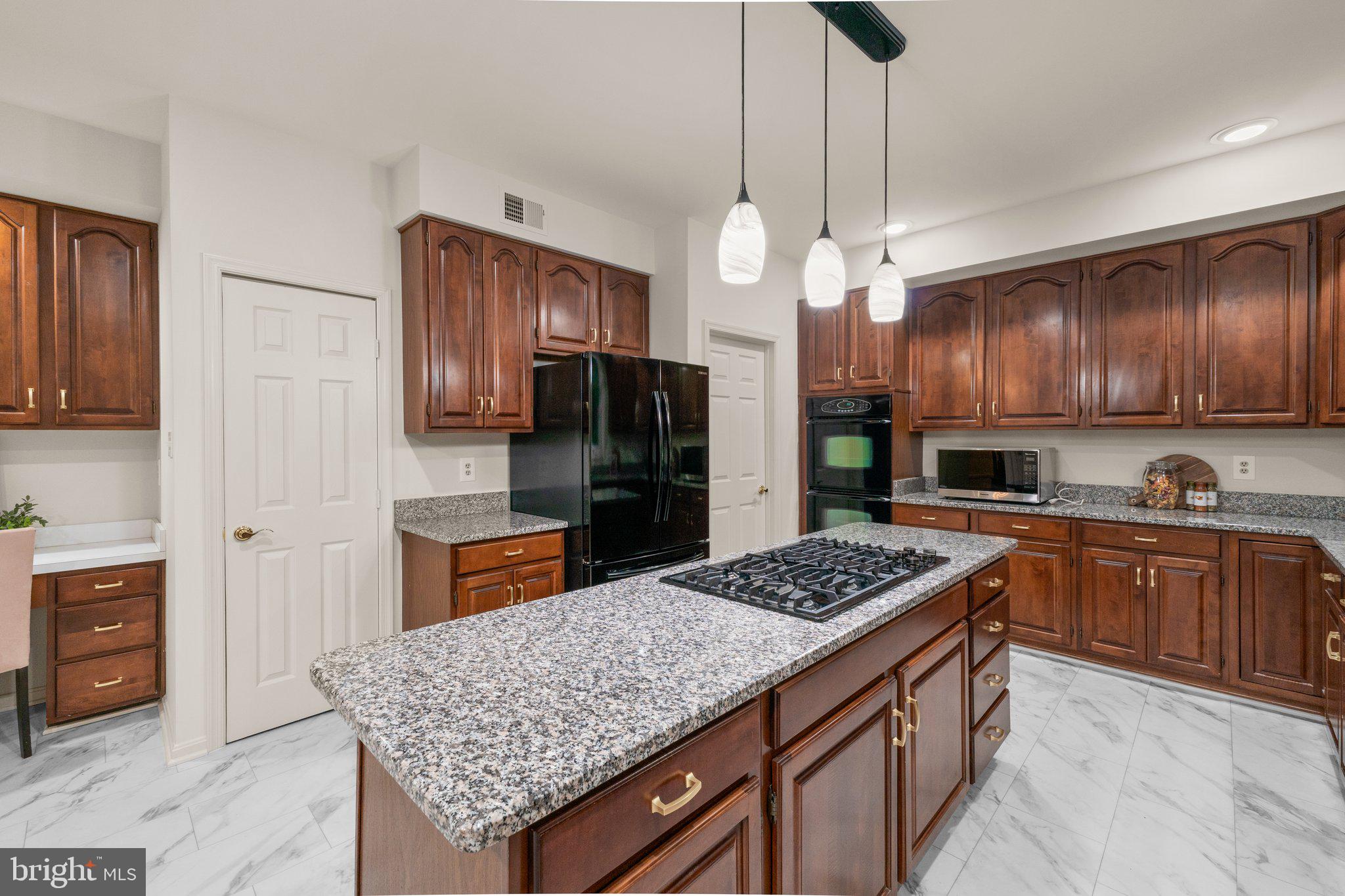 CROSSPOINTE - Residential