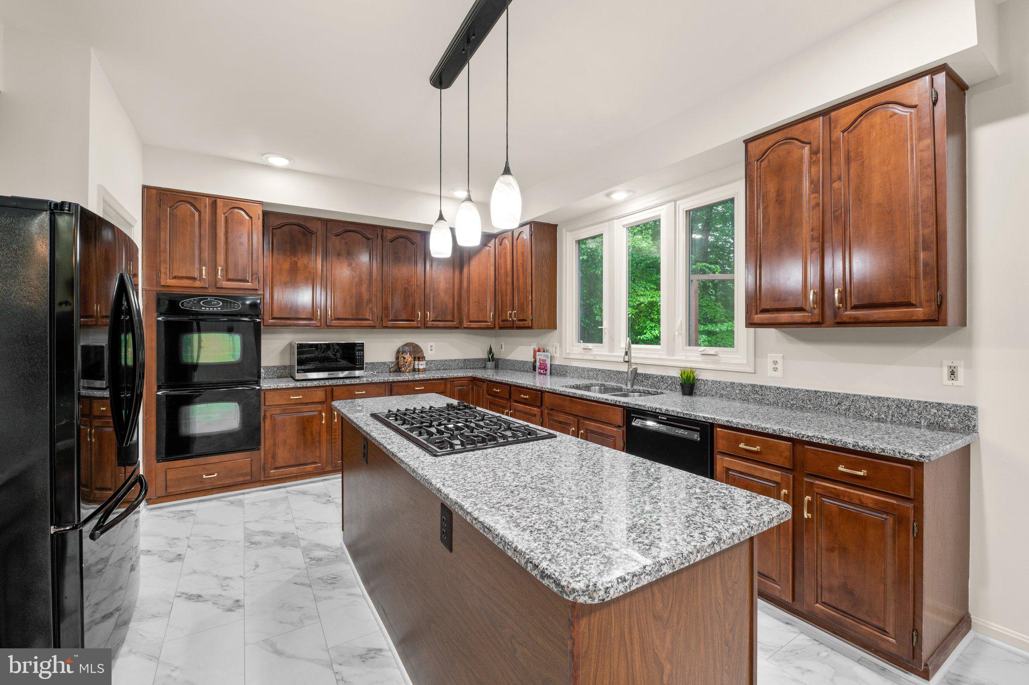 CROSSPOINTE - Residential