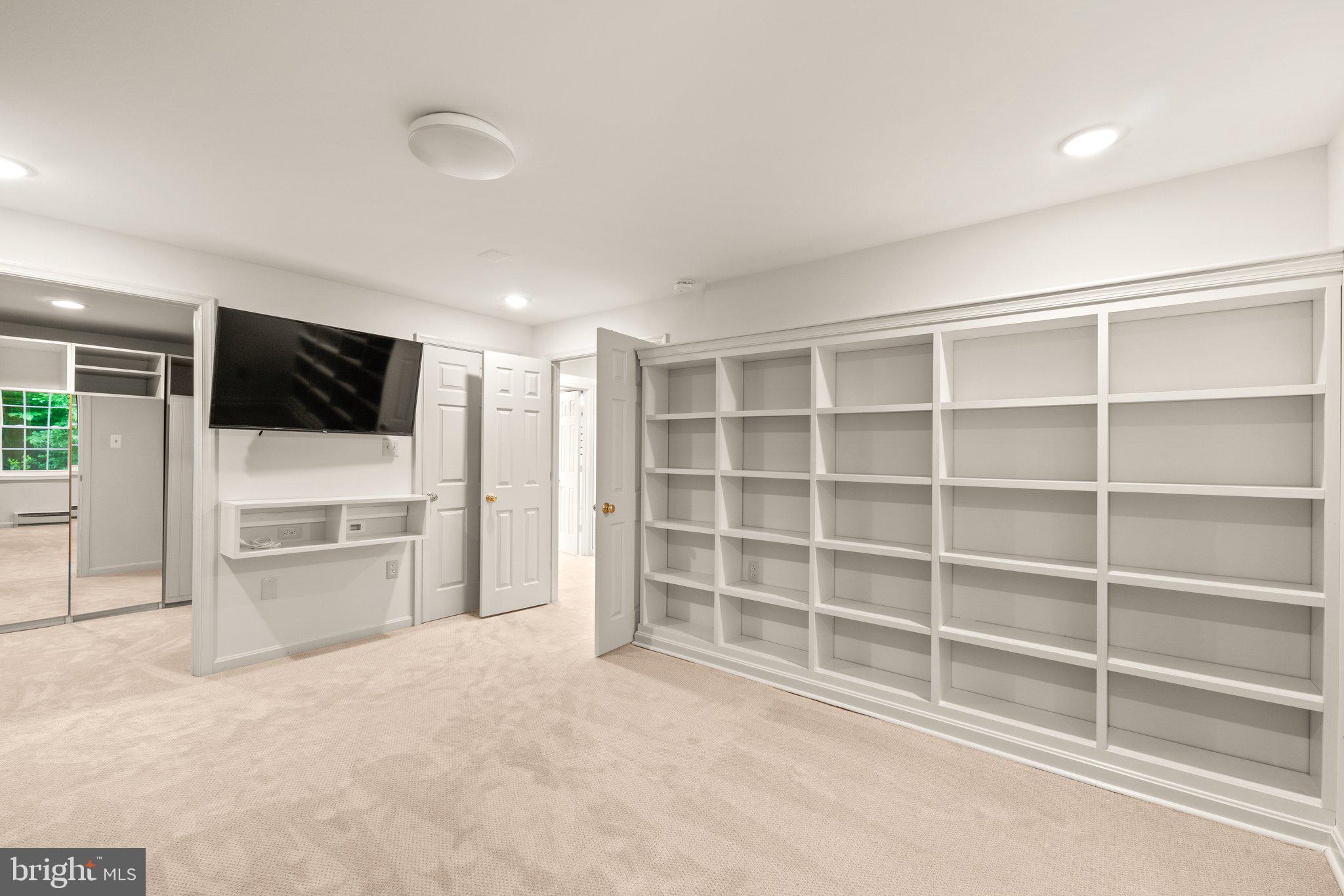 CROSSPOINTE - Residential