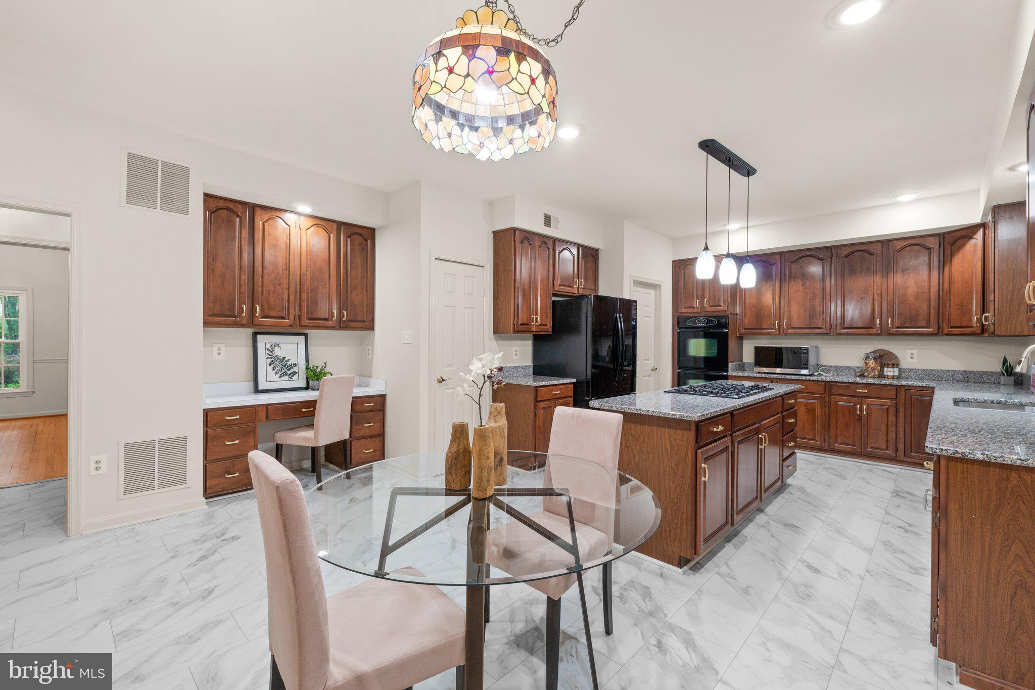 CROSSPOINTE - Residential