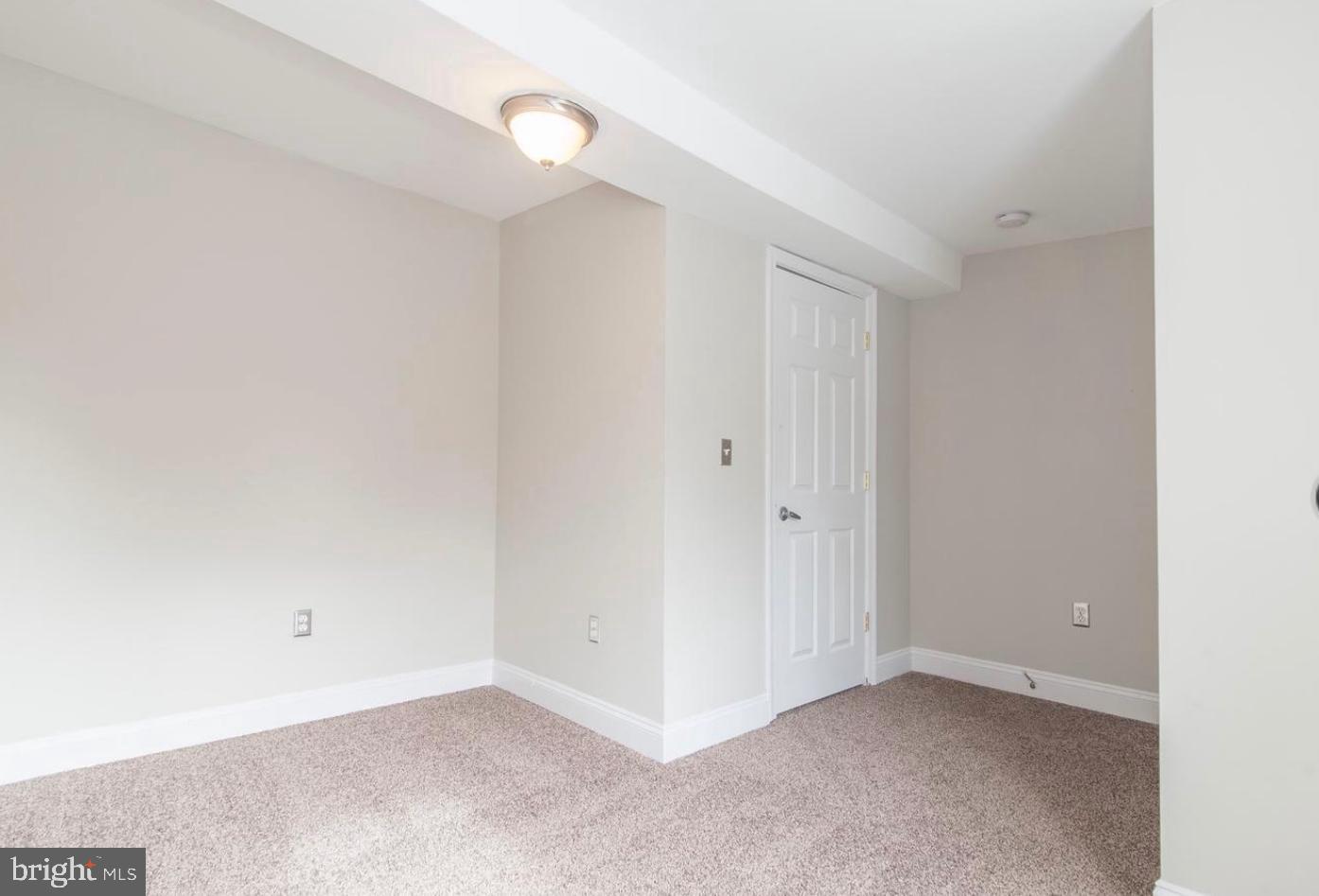 HOLLINS MARKET - Residential Lease