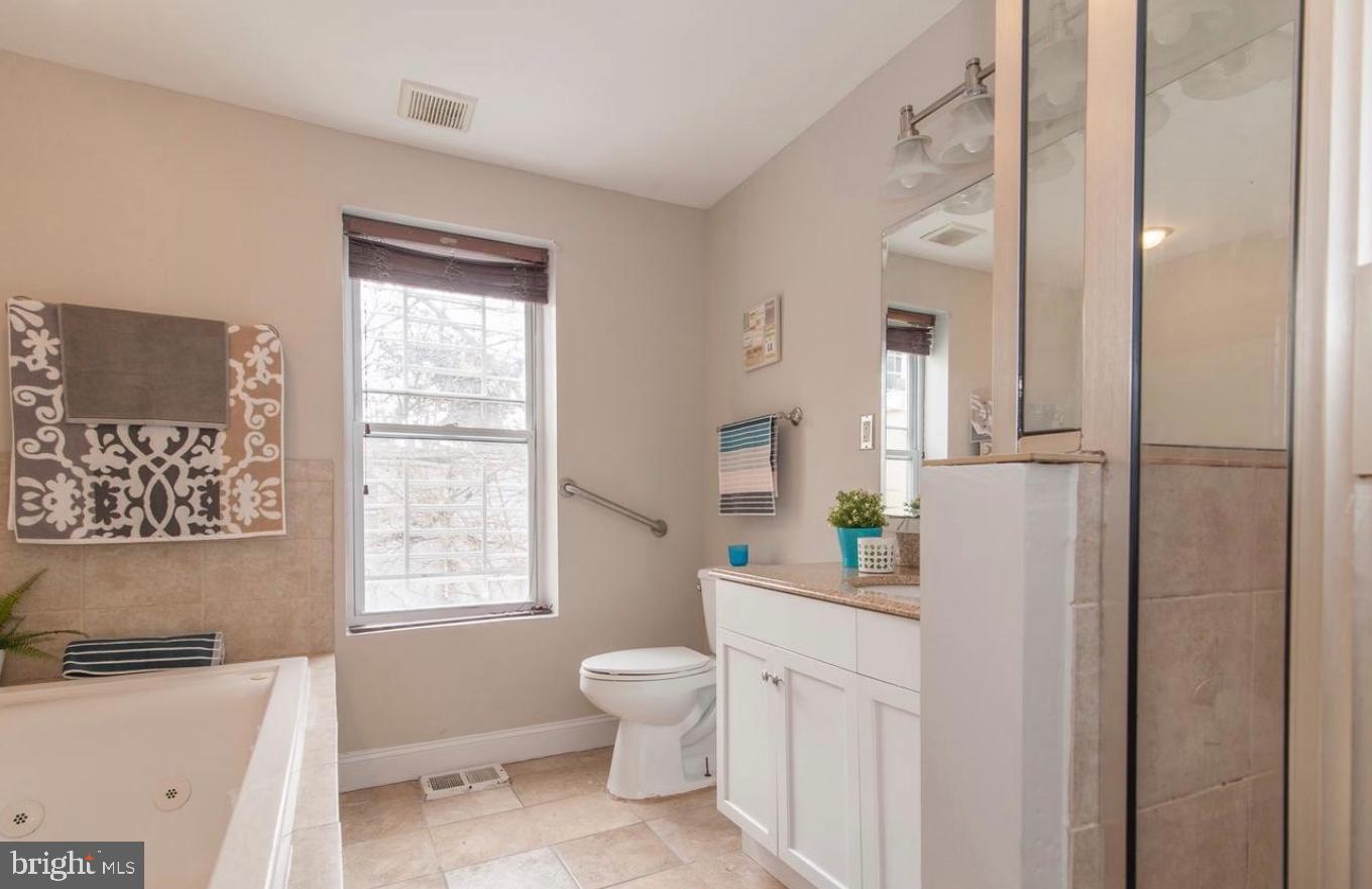 HOLLINS MARKET - Residential Lease