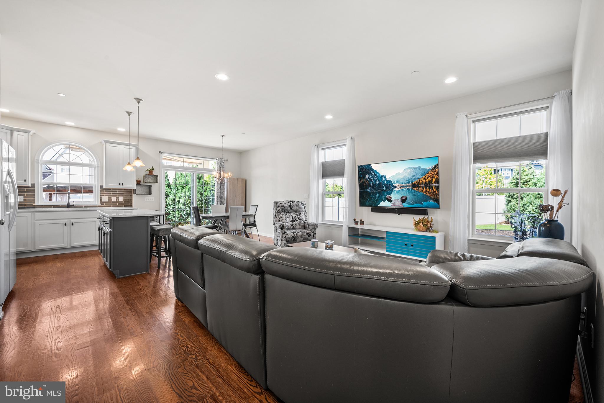 2226 HUNTINGTON LANE