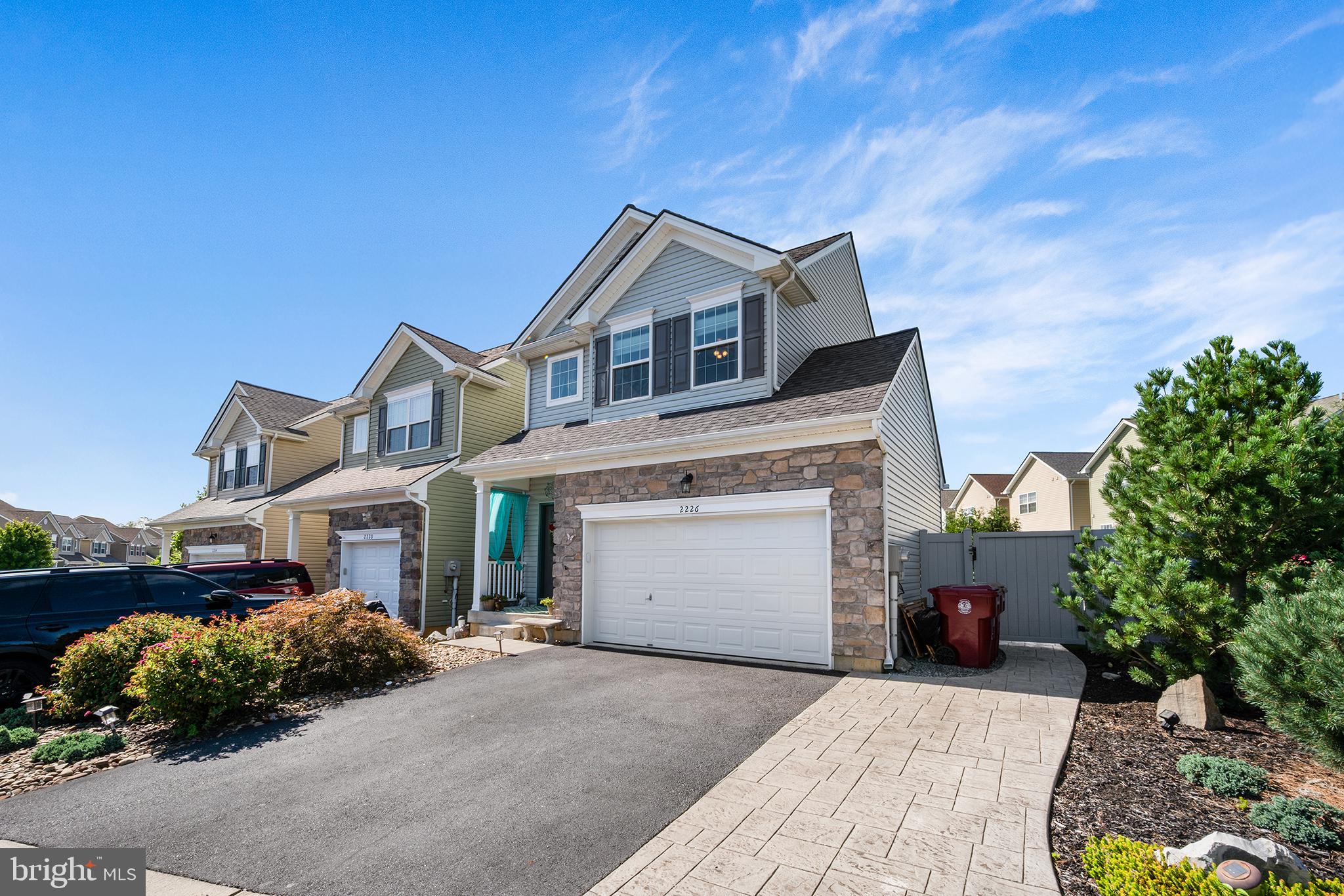 2226 HUNTINGTON LANE
