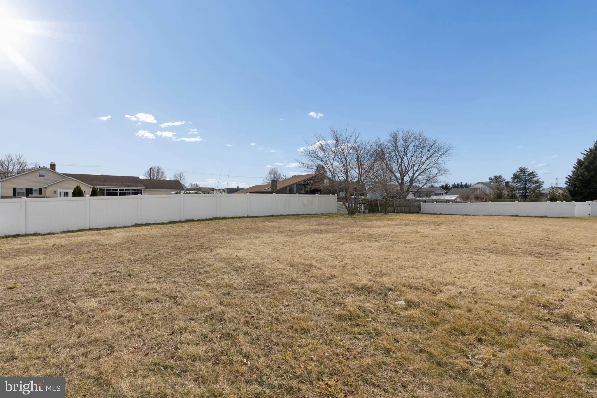 LAKE COMO WOODS - Residential