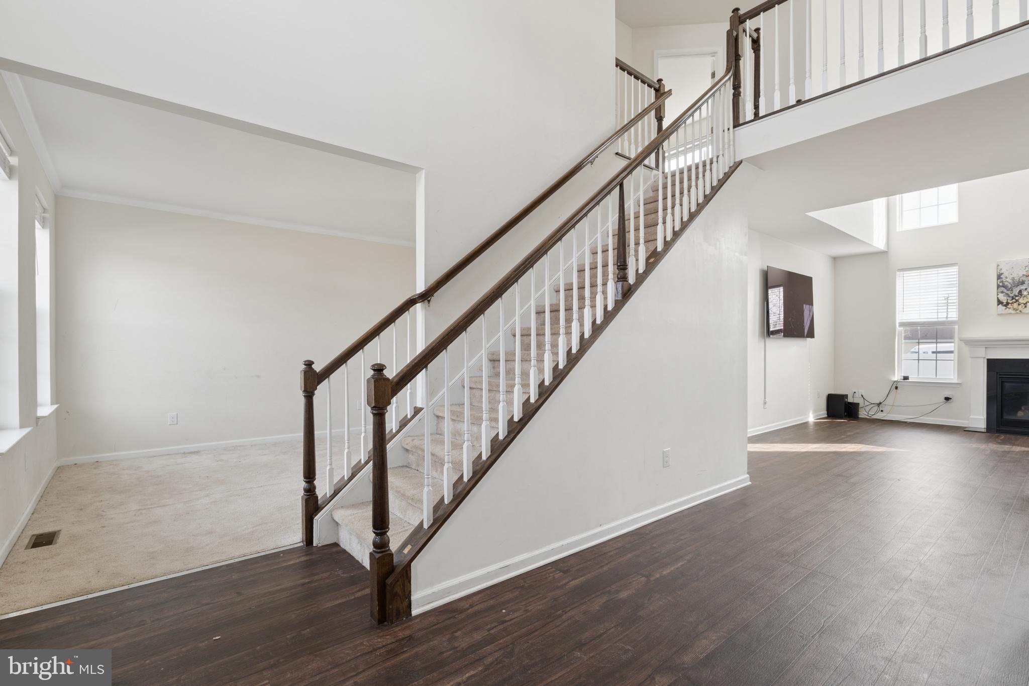 LAKE COMO WOODS - Residential