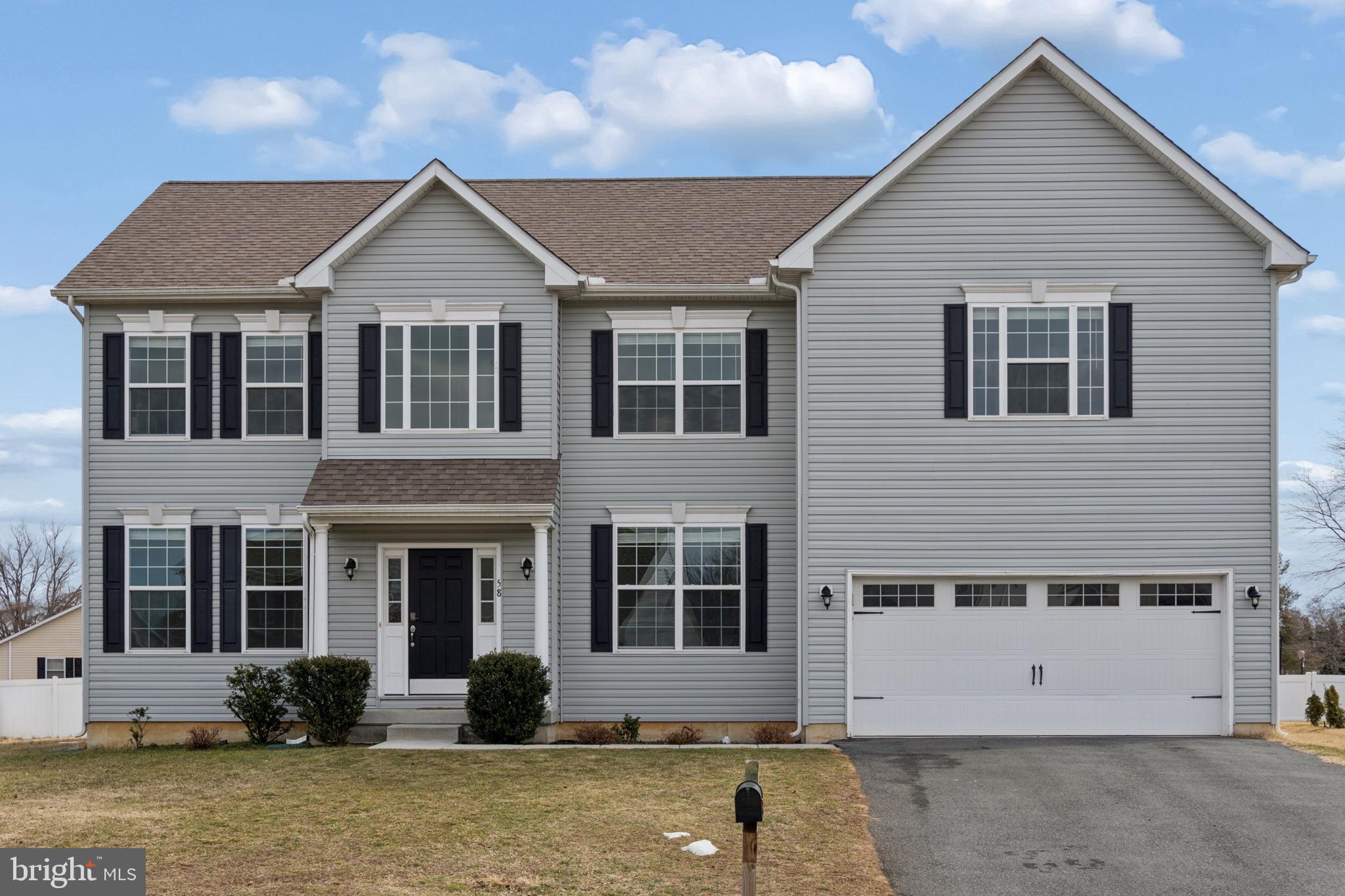 LAKE COMO WOODS - Residential