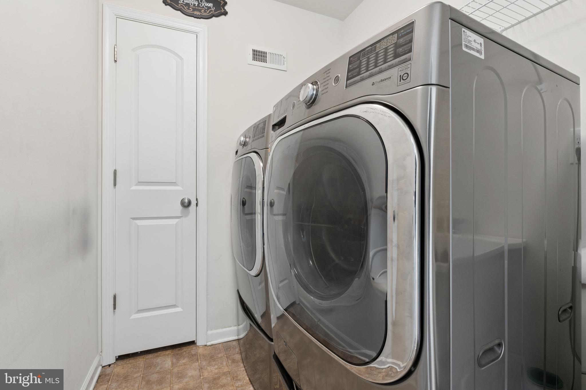 LAKE COMO WOODS - Residential