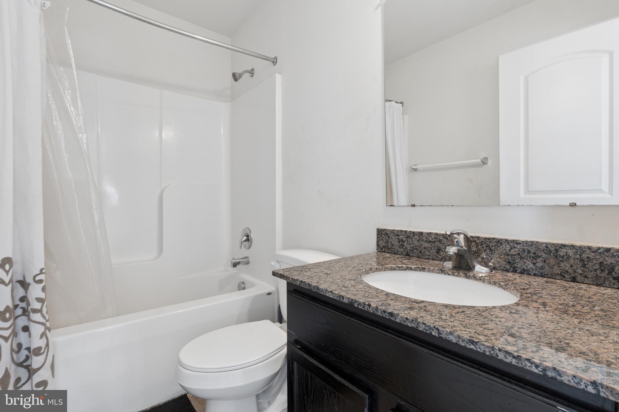 LAKE COMO WOODS - Residential