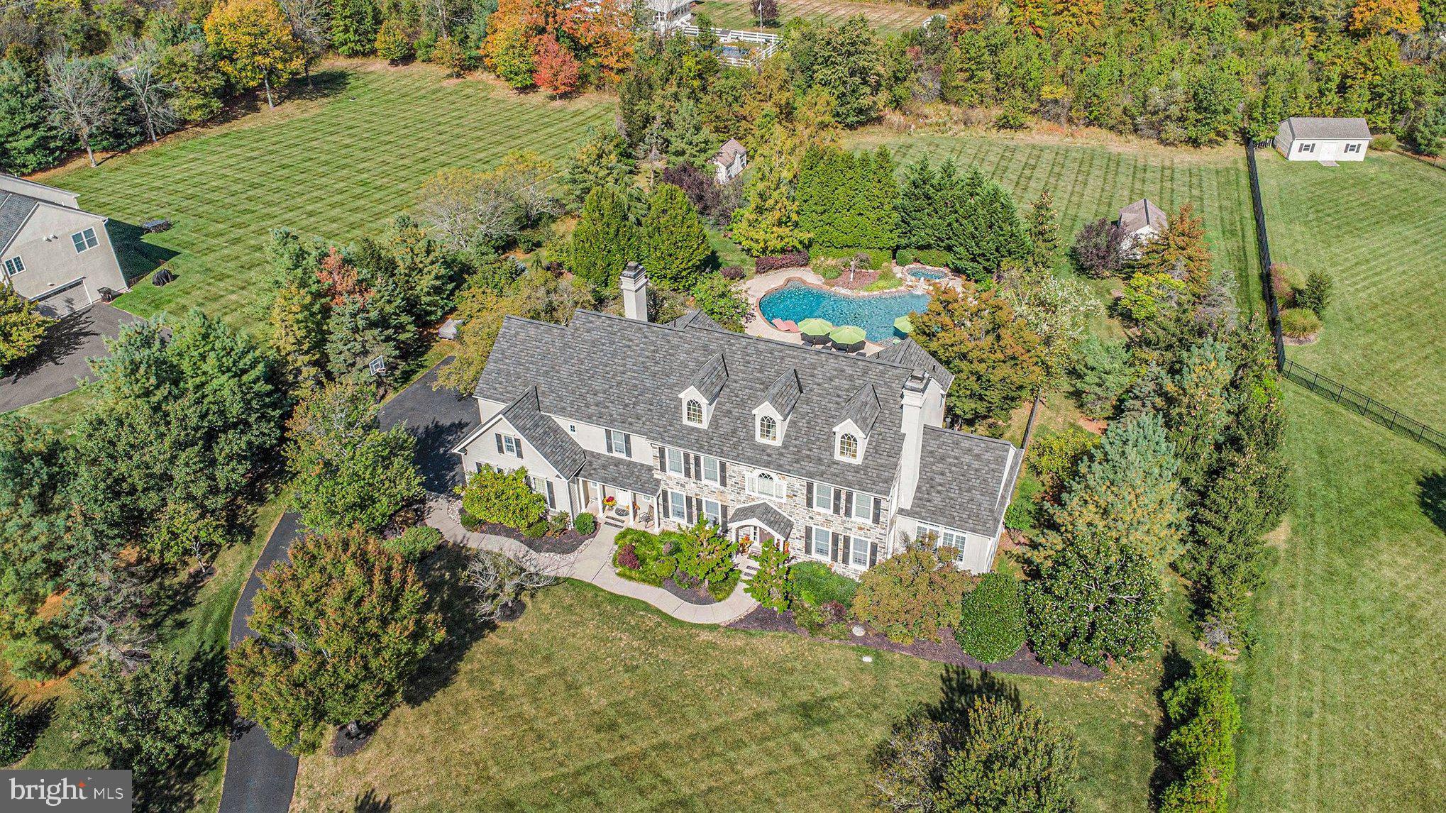 876 ASHBOURNE WAY