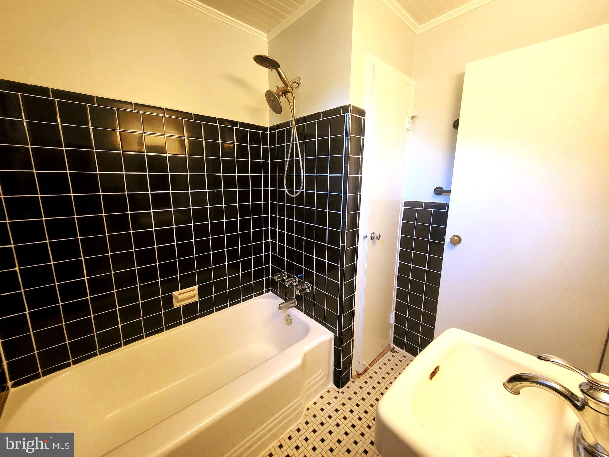 BELLE VIEW CONDOMINIUMS - Residential Lease