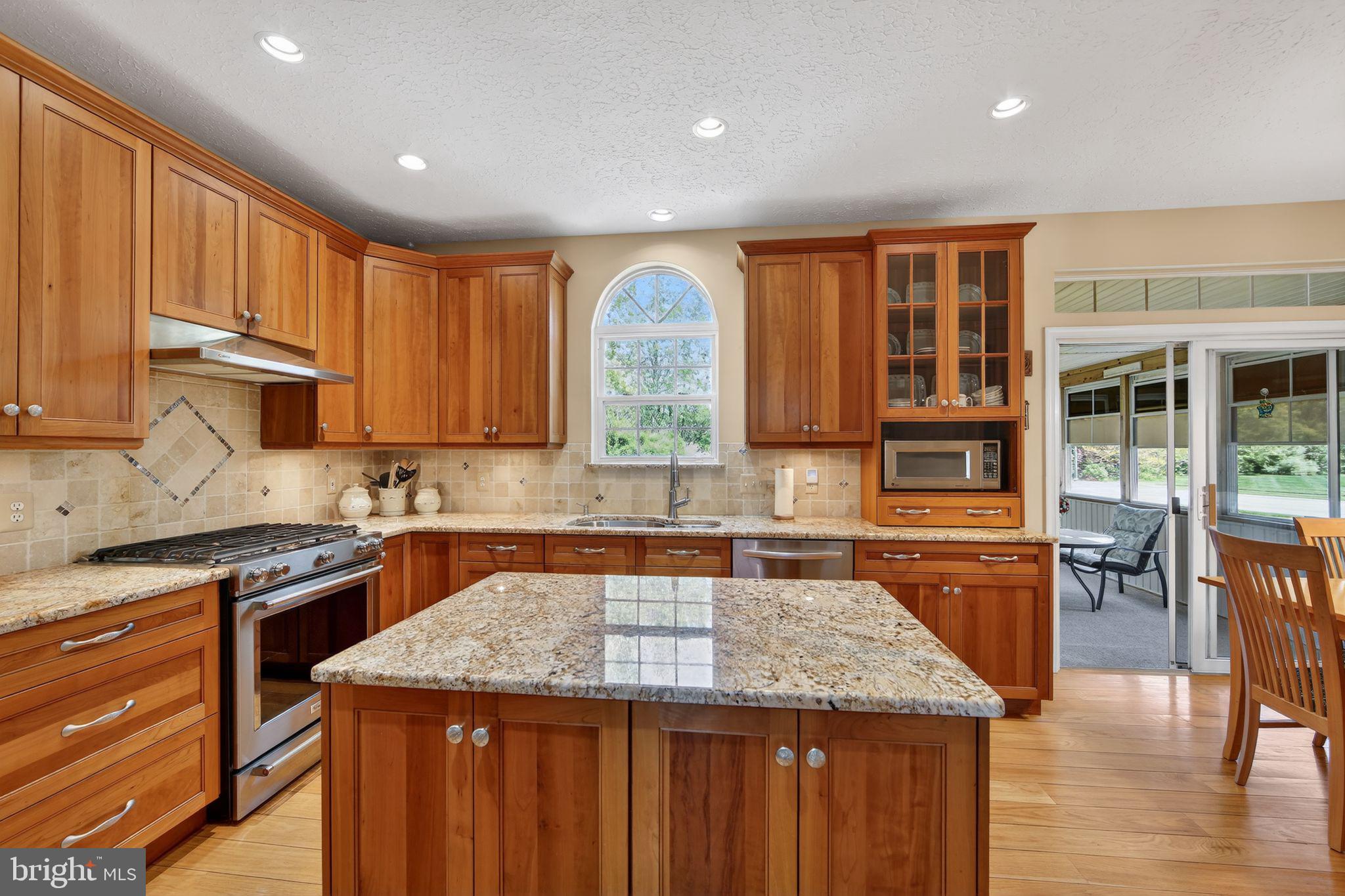 LUMS POND ESTATES - Residential
