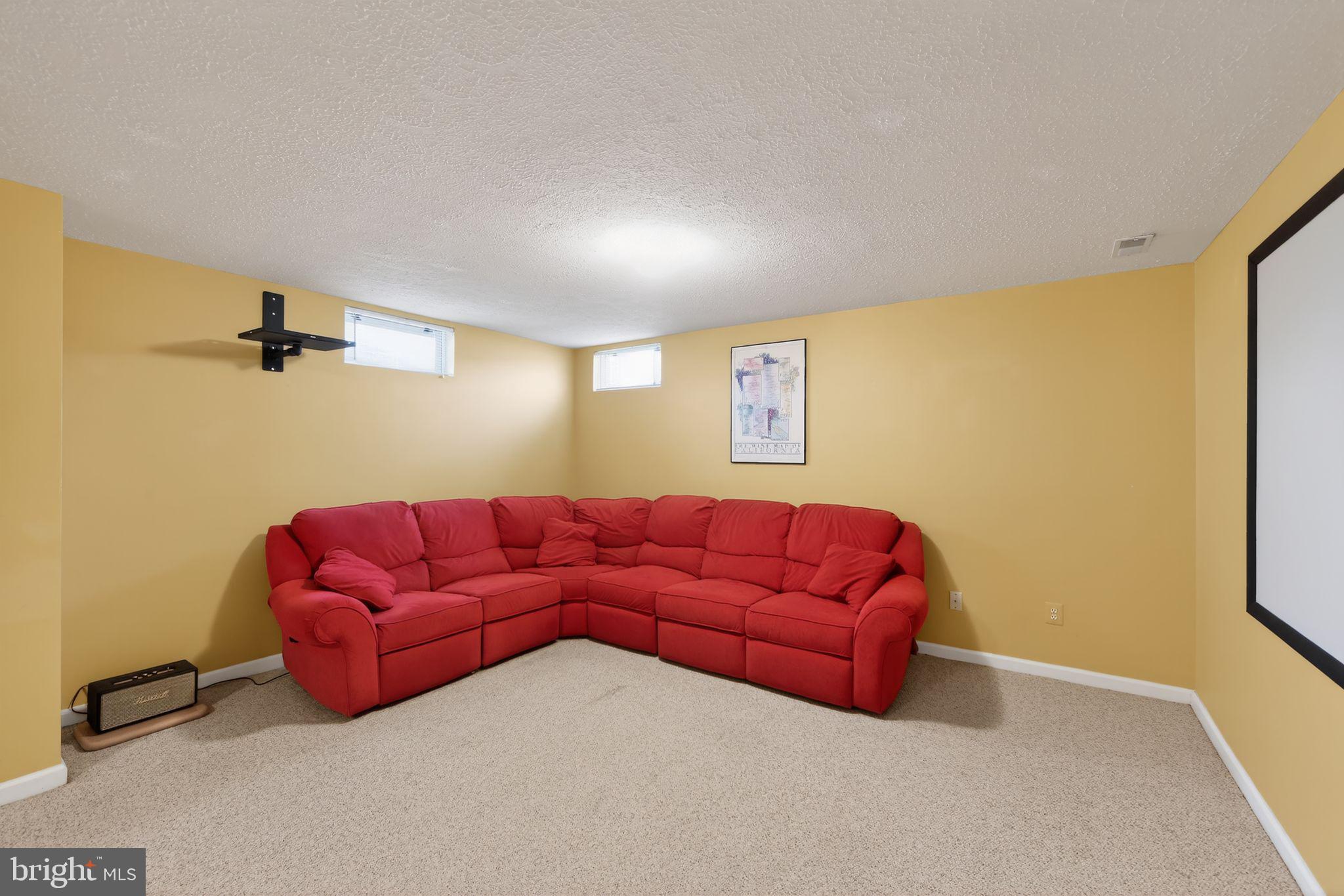 LUMS POND ESTATES - Residential