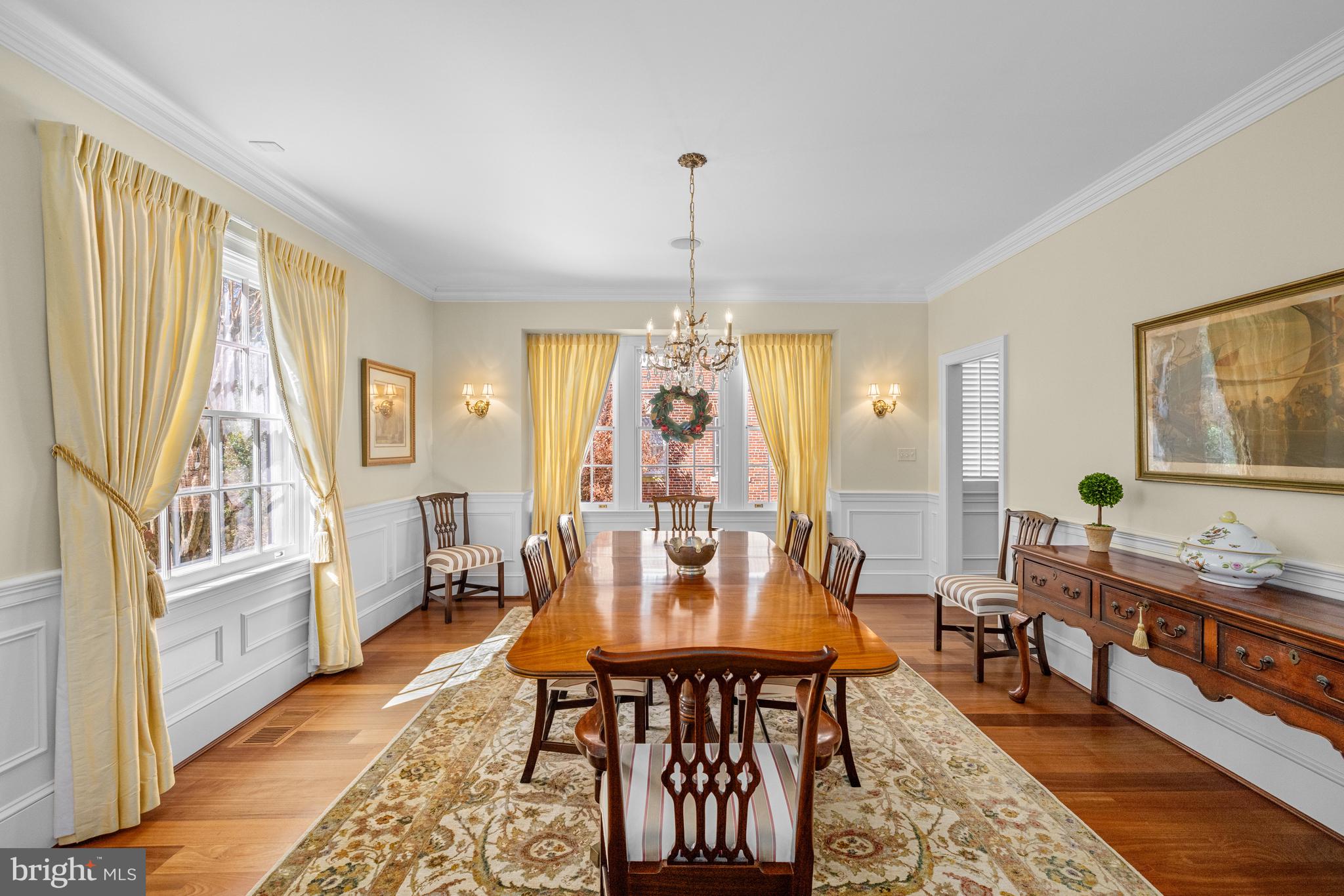 33 W LENOX STREET