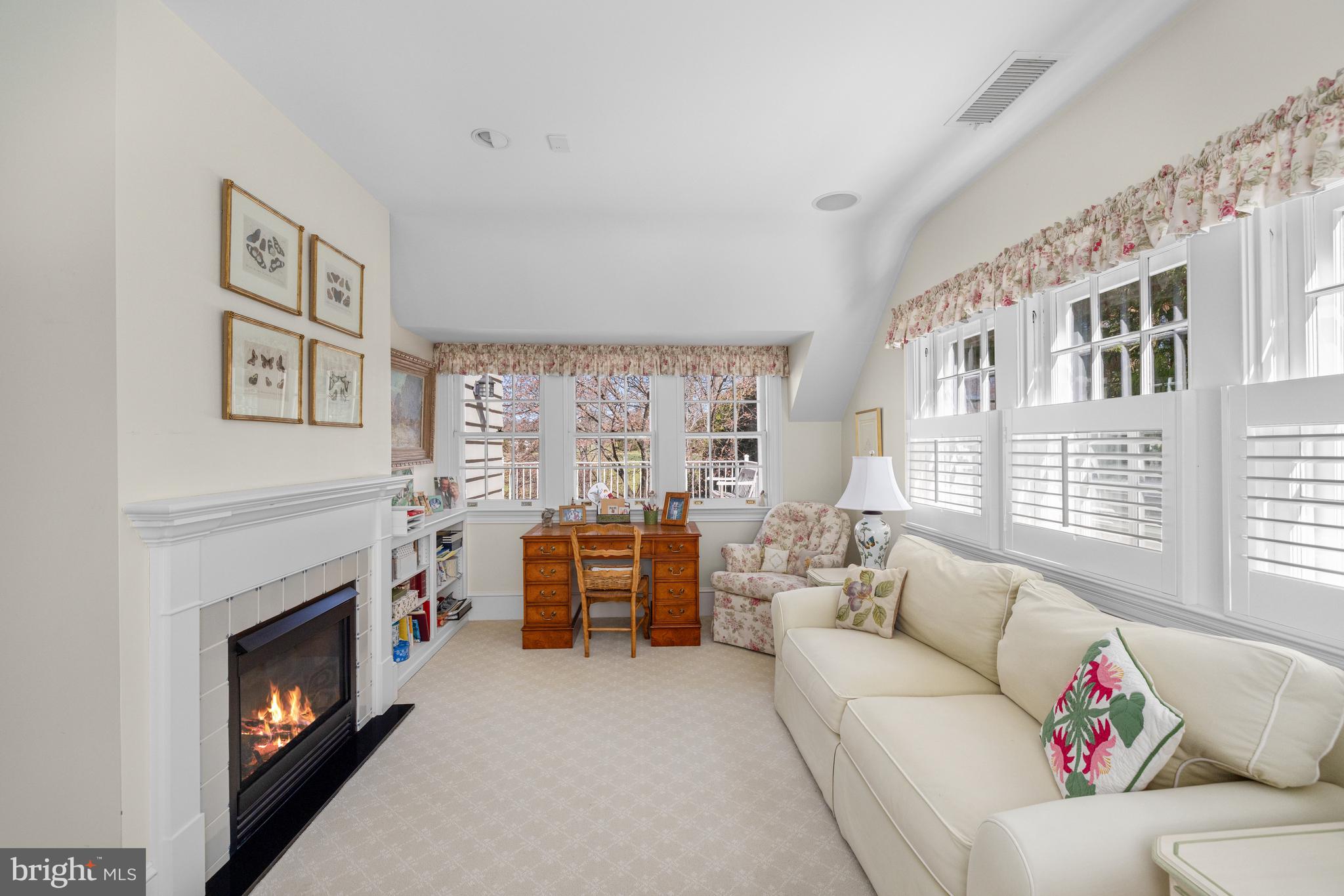 CHEVY CHASE VILLAGE - Residential