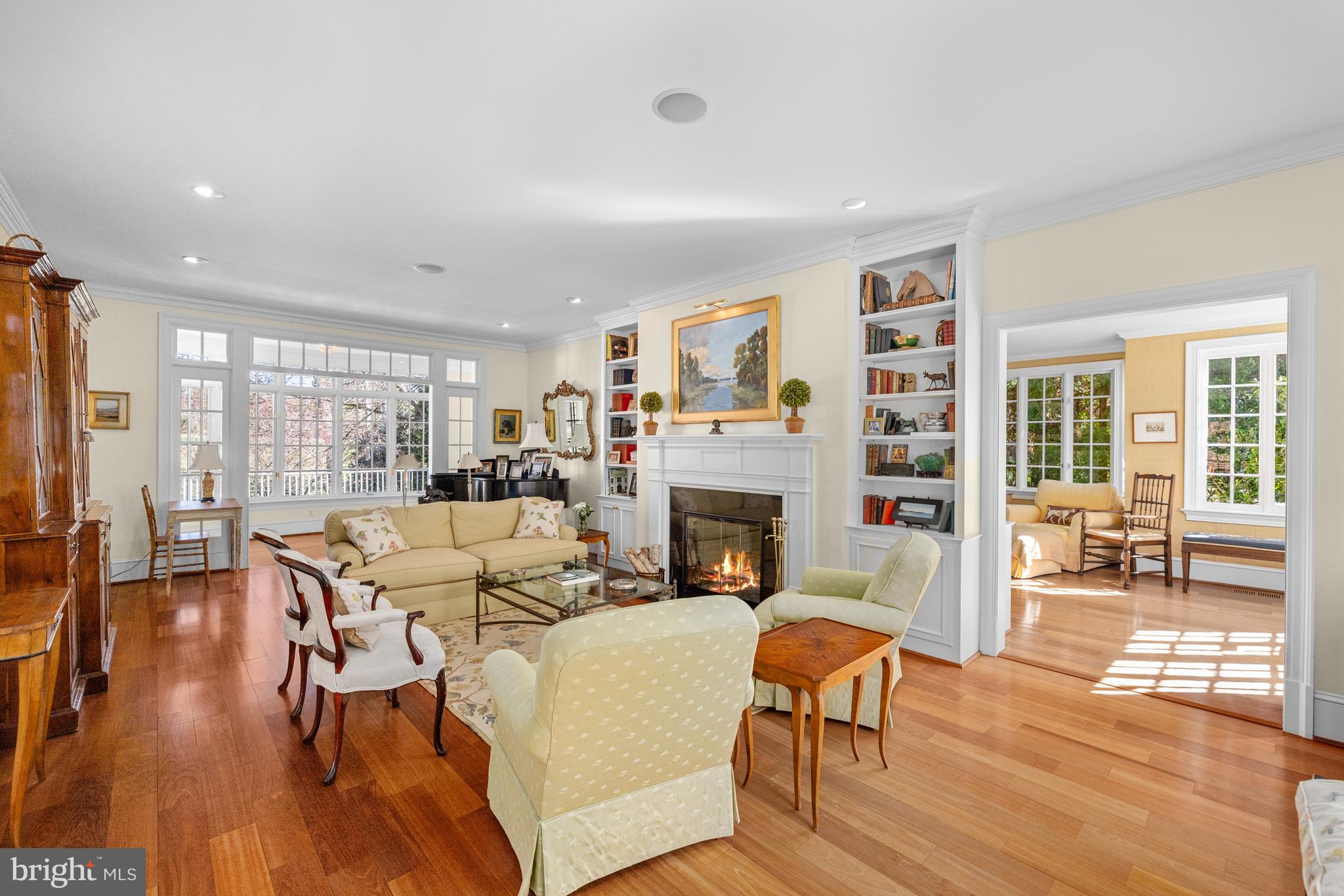 33 W LENOX STREET