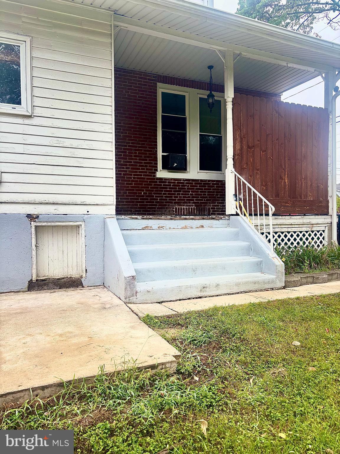 LOWER WALTON - Residential